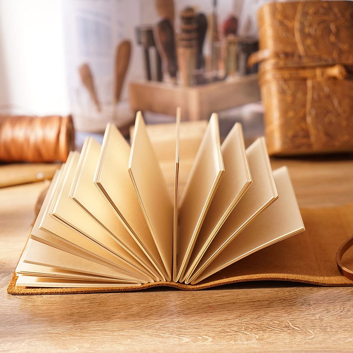 Retro-Kuh-Leder-Journal 400P leeres Papier-Skizzenbuch handgemachte Band mit Hebeteil-Notebook