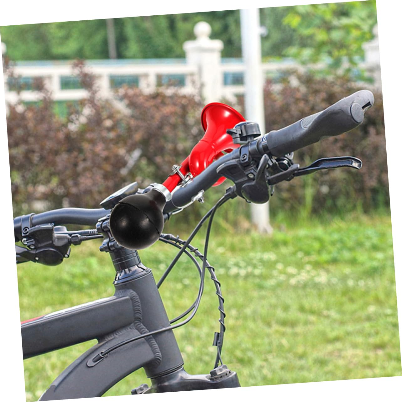 UPKOCH Corne De Vélo Rétro Klaxon De Vélo Clairon Cloche Bouton De Corne Guidon Vélos Ancien avec Klaxon De Bicyclette Klaxon De Vélo Durable Alliage D'aluminium
