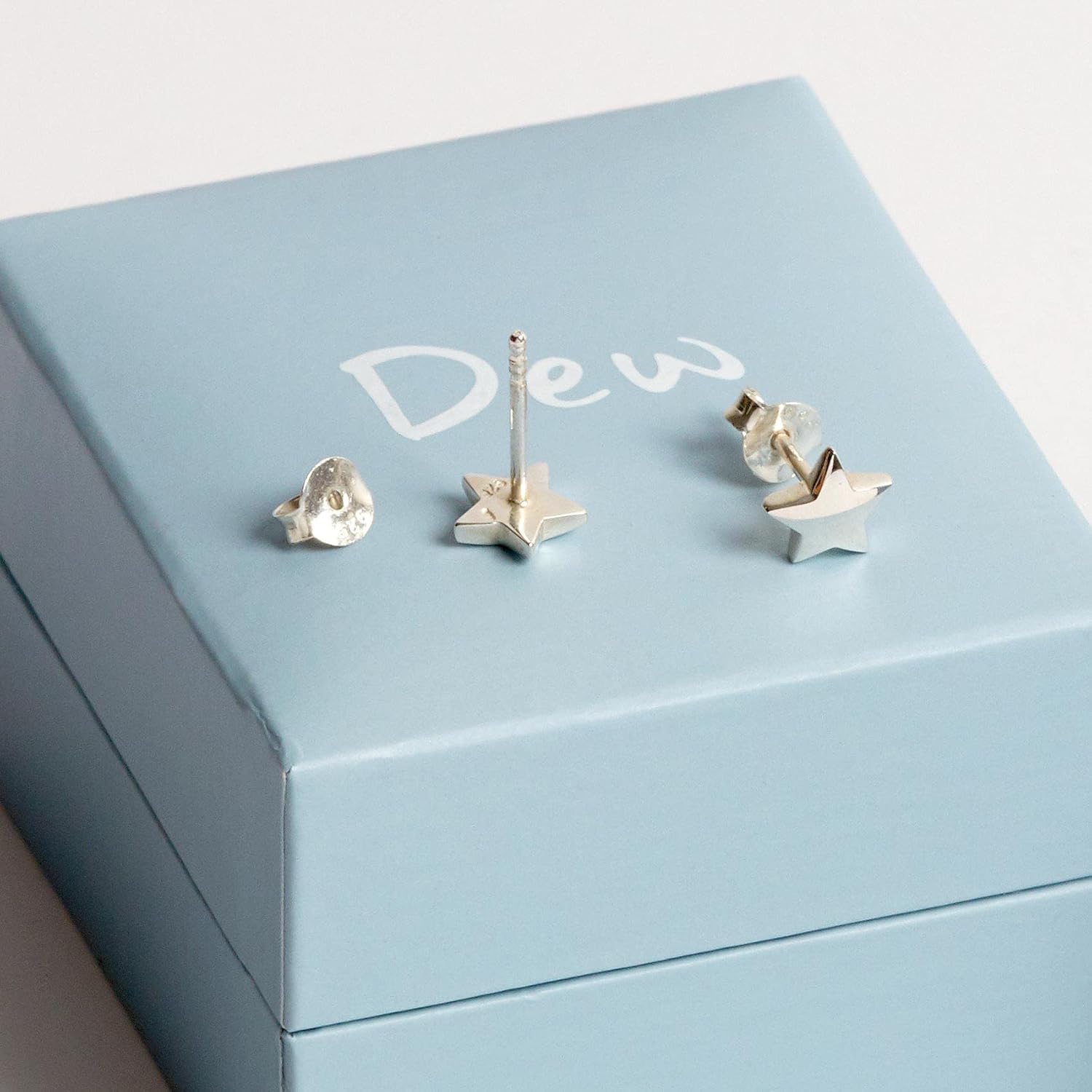 Dew Solid Star Studs