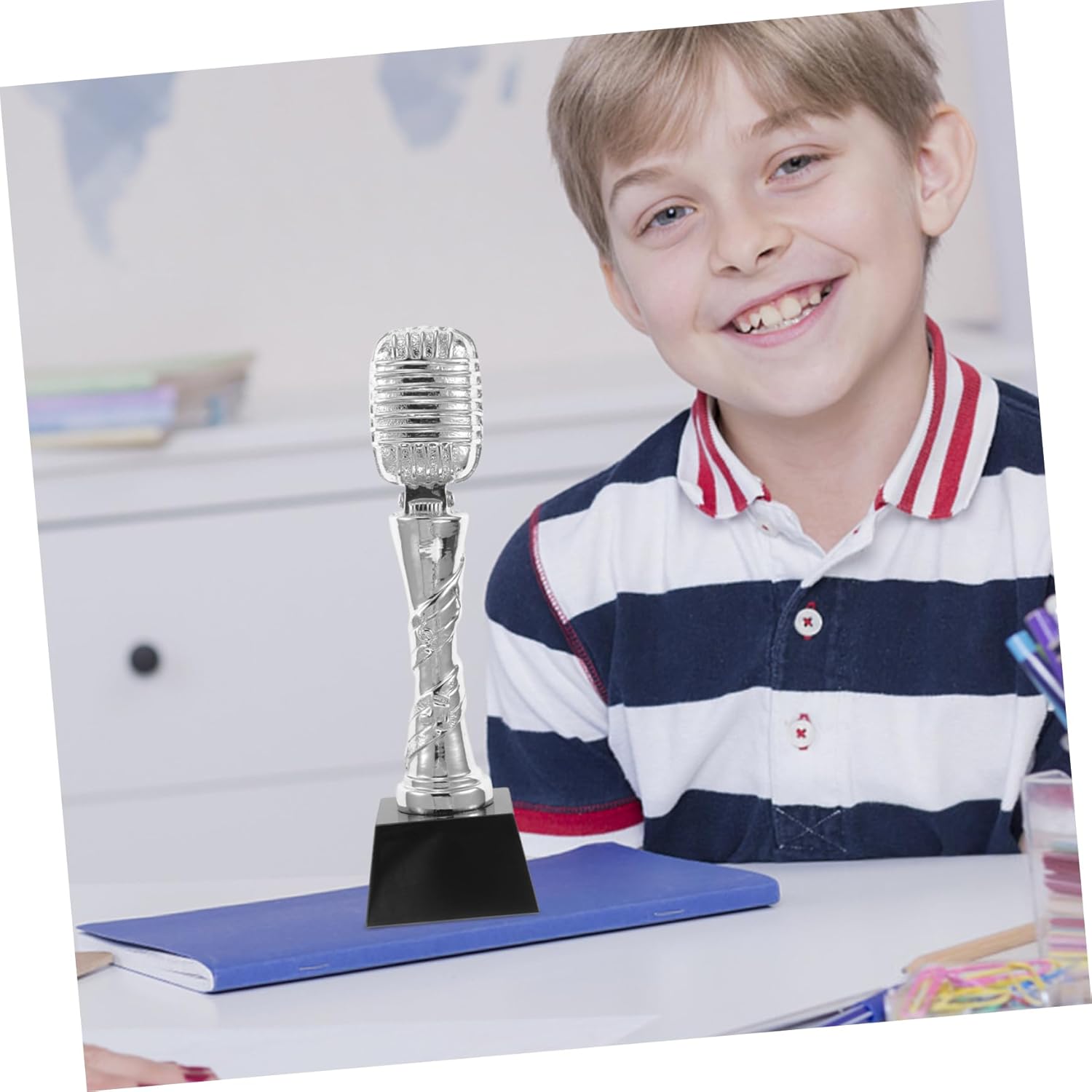 Resin Microphone Trophy for Music Contests Vintage Microphone Model for Awards Singing Competitions and Party Decorations Unique Keepsake for Music