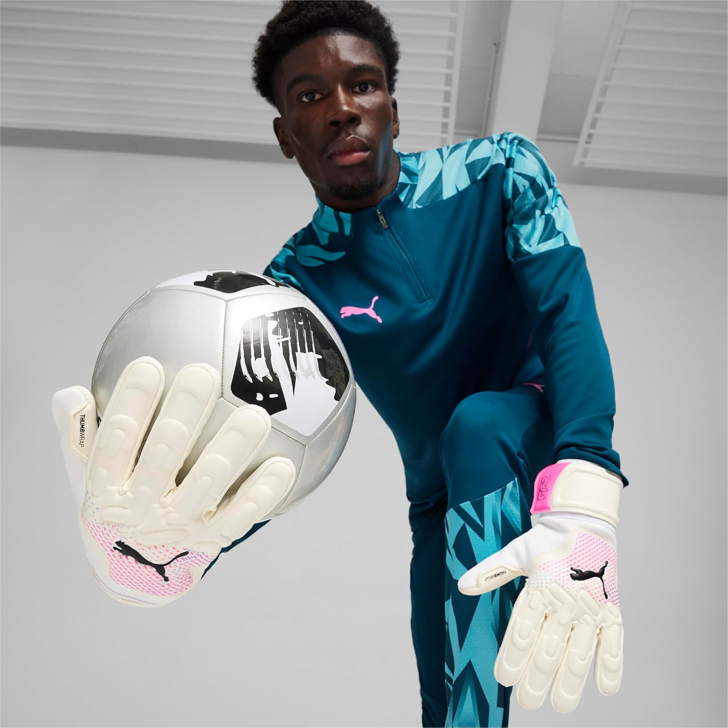 PUMA Future Match Negative Cut Goalkeeper Gloves - Image 2
