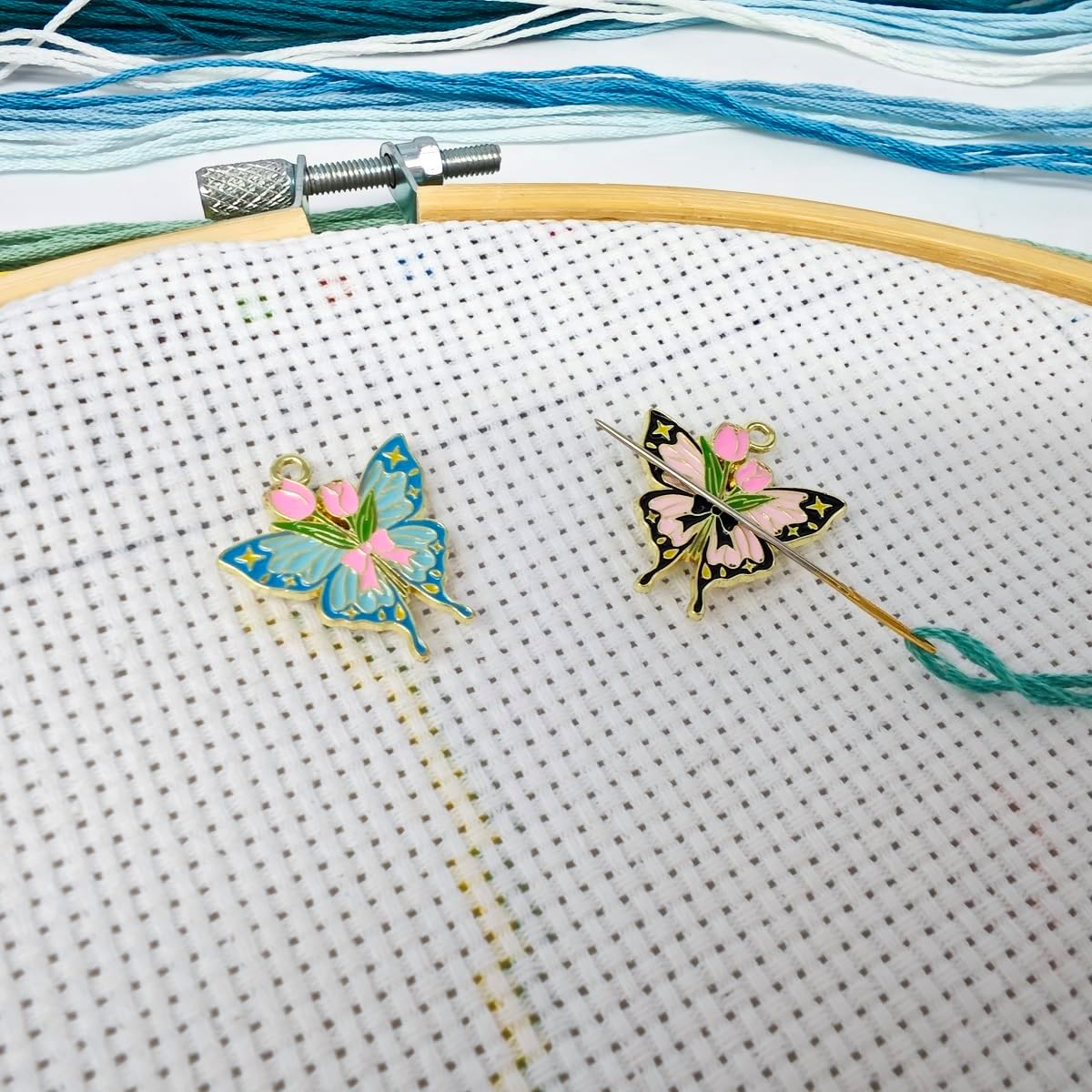 MAGNEECH 2pcs Pink Blue ButterflyThemed Needle Minder