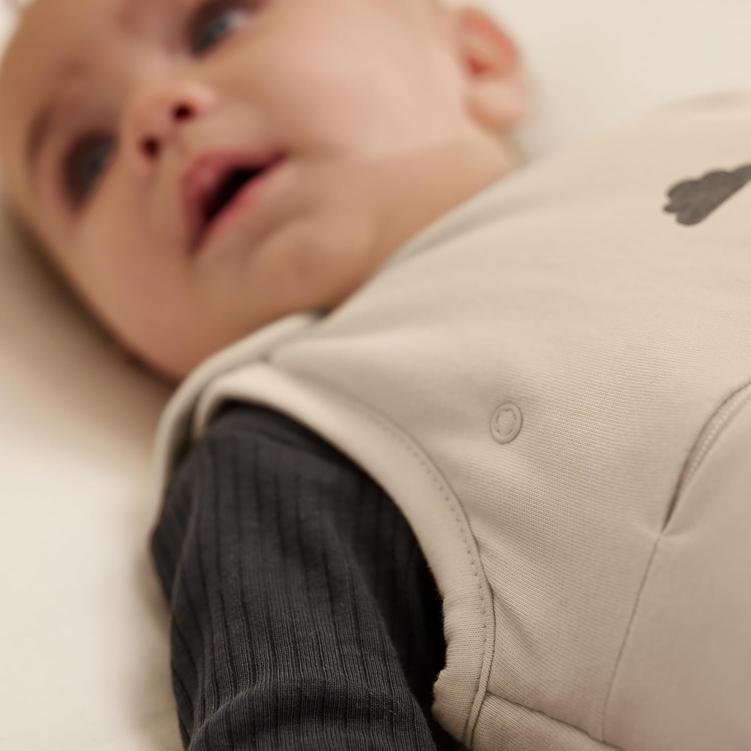Snuz Baby Sleep Sack with Diaper Zip - Baby Sleeping Bag for Easy Diaper Changes, Super Soft Cotton Sleep Sacks in Summer or Winter Tog with Perfect Fit Poppers, Sand/Cloud, 1 Tog 0-6M