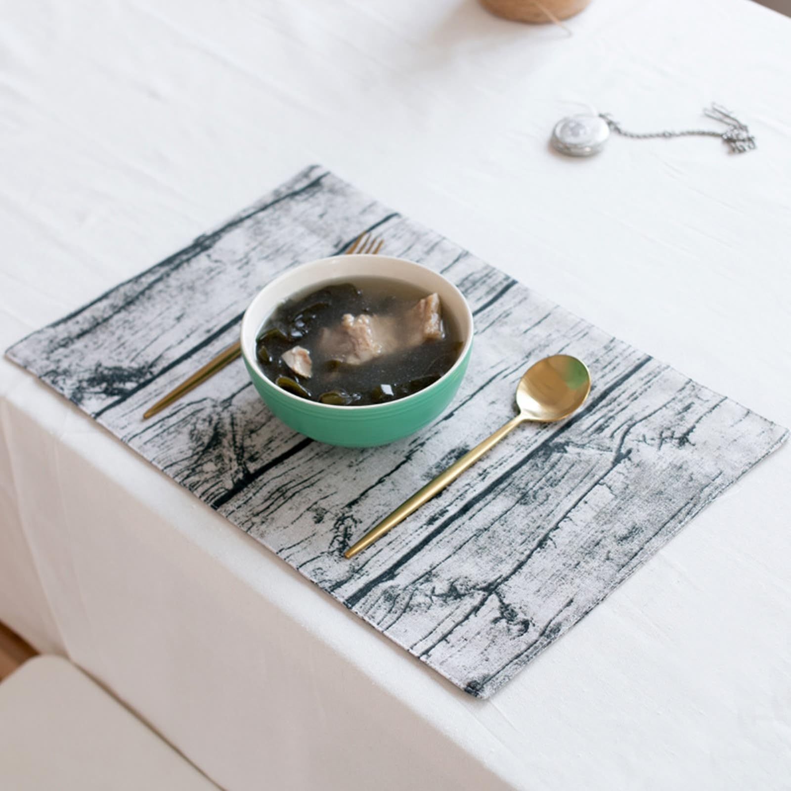 AMDXD Juego de 6 manteles individuales de Navidad lavables cuadrados, de algodón y lino, lavable, diseño de madera natural, antideslizantes, color gris y verde, para cocina y hogar, 30 x 45 cm