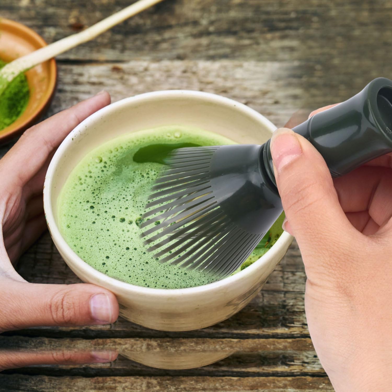 Resin Matcha Whisk, 4.53x2.17in Reusable Matcha Whisk Chasen Brush Easy to Clean Matcha Stirrer Green Tea Brush Tools Whisk for Stirring Making Tea (Green)