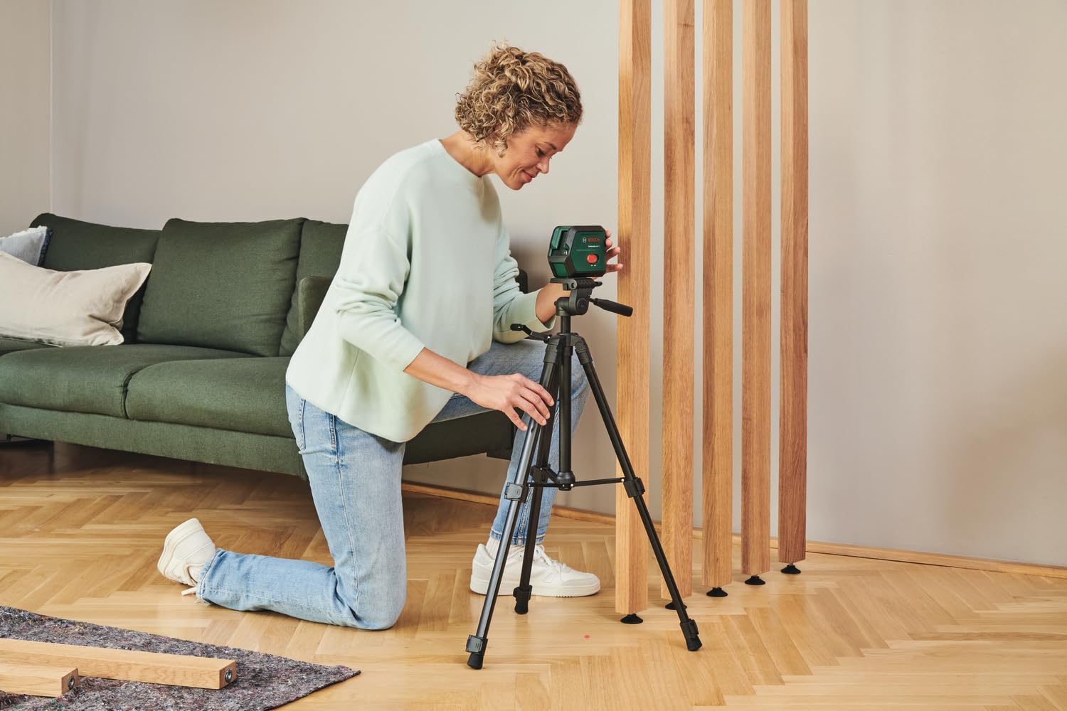 Bosch Laser lignes UniversalLevel 2 (croix laser avec point d'aplomb intégré pour un alignement précis et transfert d'application facile, dans boîte carton)