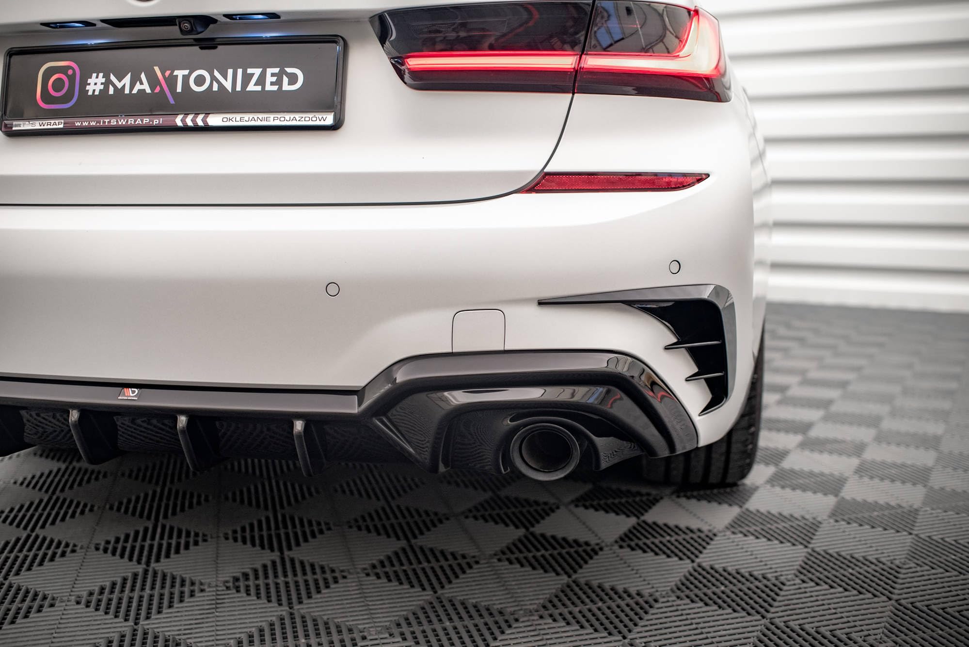 Maxton Design Heckdiffusor für BMW 3er M-Paket G20 / G21 (auch für Fahrzeuge mit Anhängerkupplung) Hochglanz schwarz