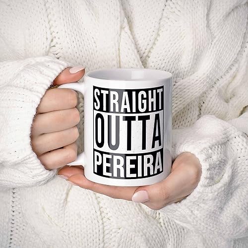 Miniatura 2 de Pereira - Regalo de apellido. Taza de café personalizada con signo de apellido "Straight Outta". 11 onzas.