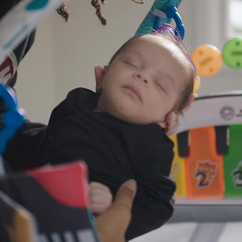 Miniatura 9 de Baby Einstein Kick & Snooze 3 en 1 - Corral plegable, moisés y gimnasio de juego musical, incluye sábana bajera, 3 pasos fácil de plegar, juguete de