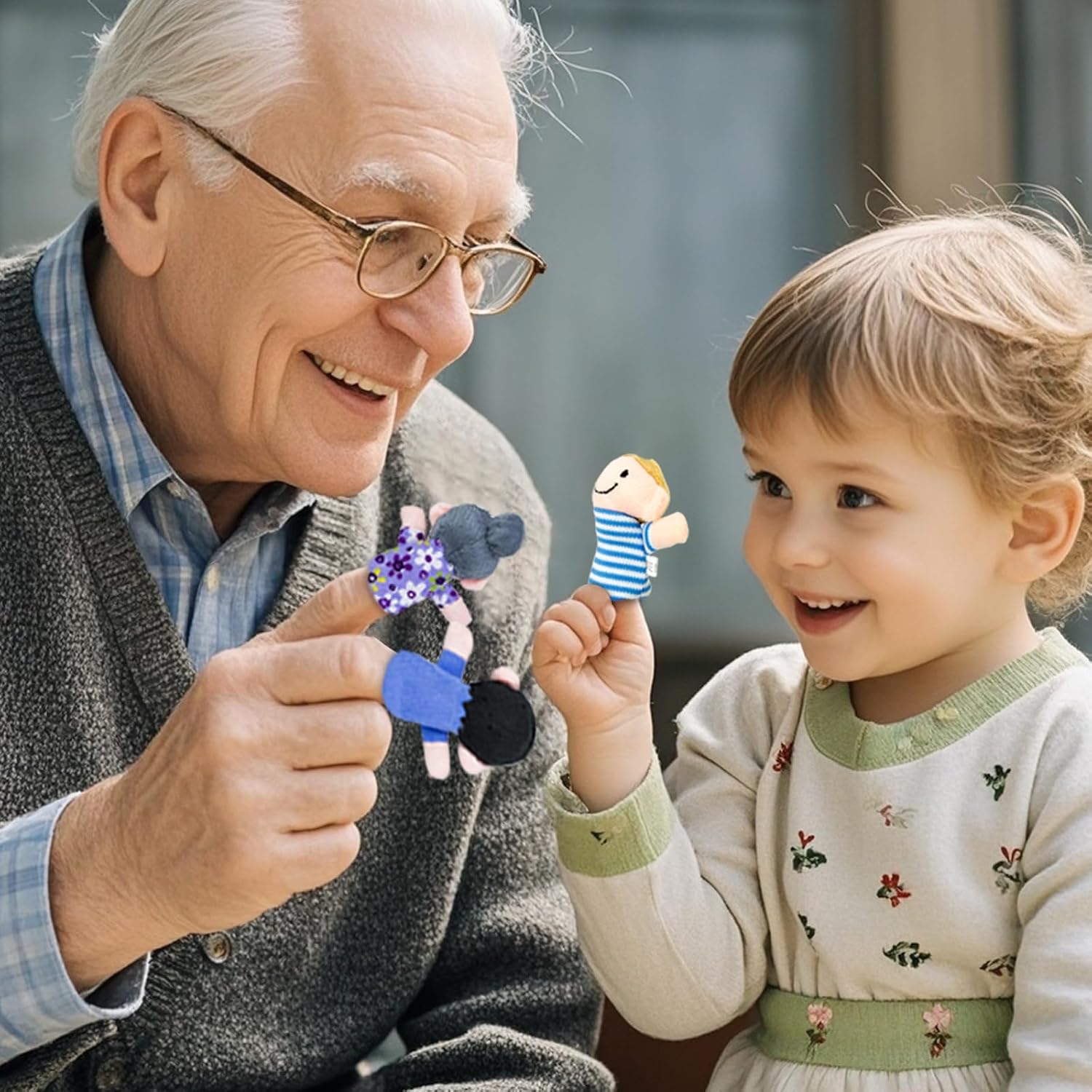 Sealive 6 PCS Family Finger Puppets for Toddlers 1-3 - Interactive Educational Animal Finger Puppets for Storytime, Playtime, and Learning - Safe, Soft Plush