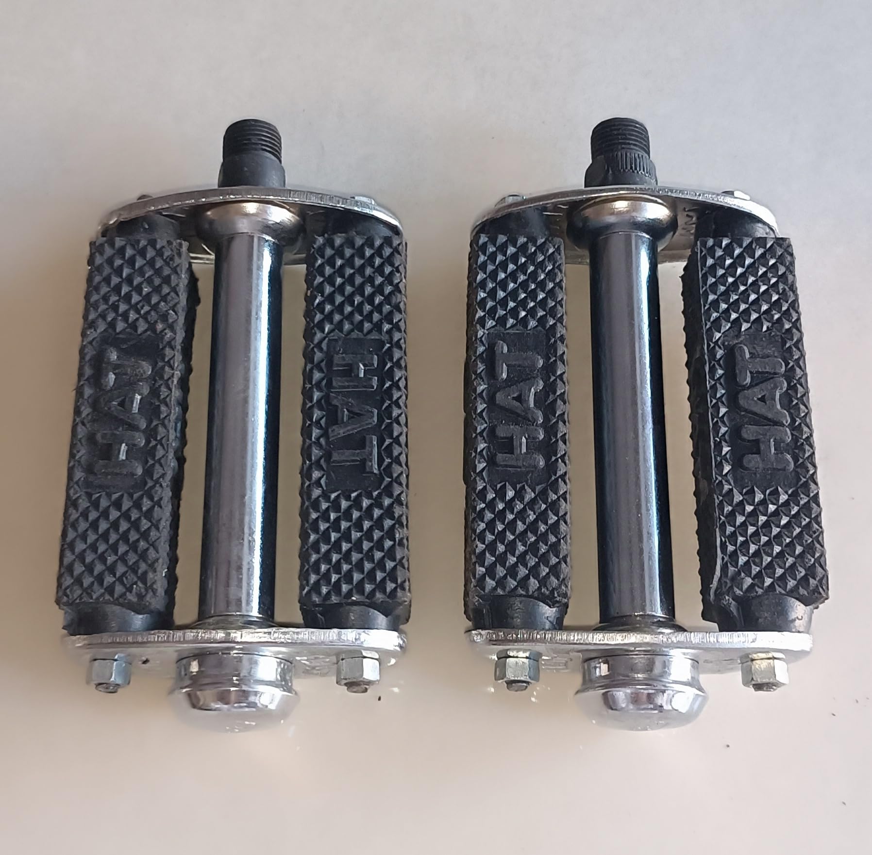 Vintage Style Bicycle Pedals, Chrome and Black, Textured Rubber Grips, Set of 2-image-13
