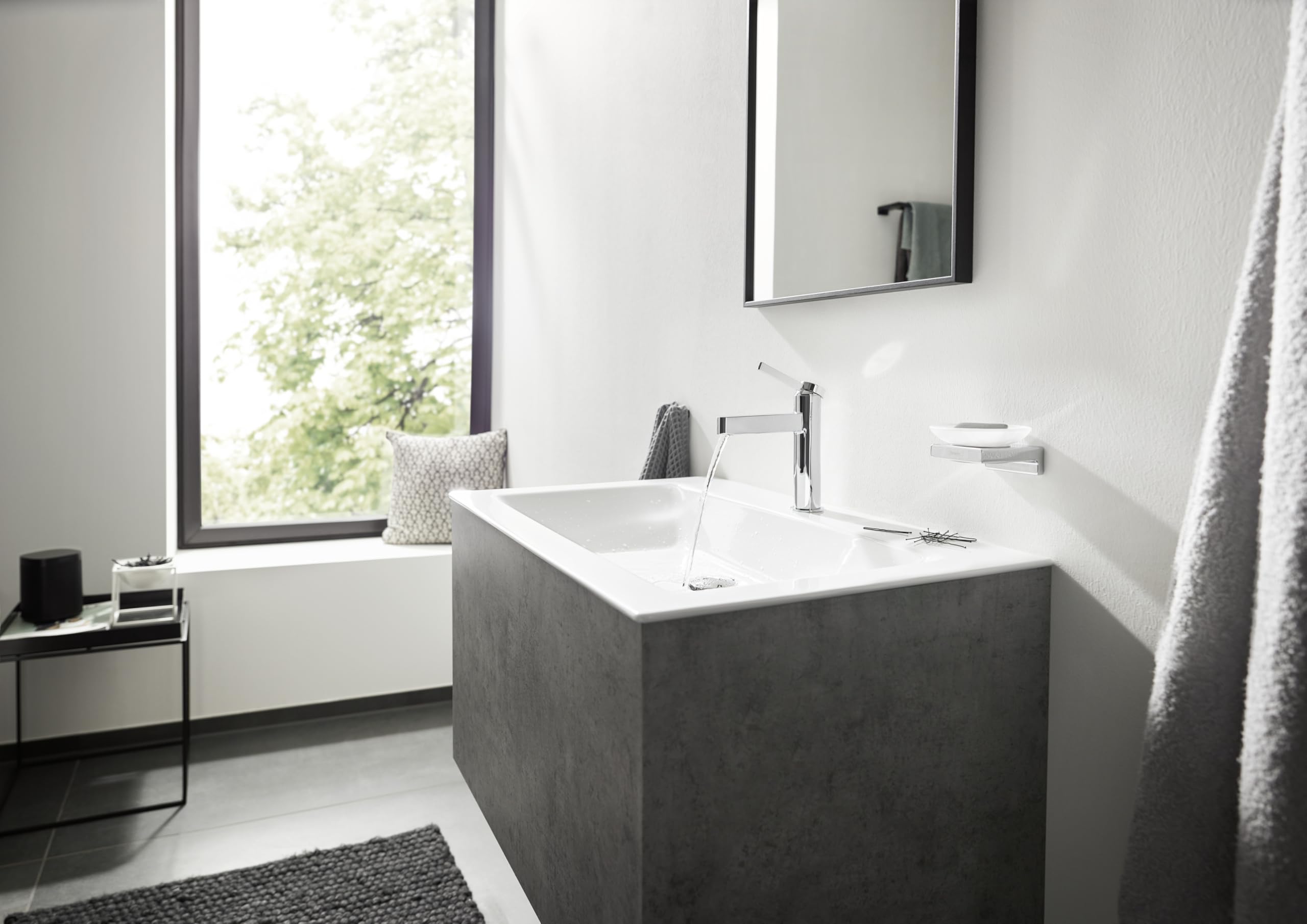 hansgrohe Finoris - Válvula de pie para agua fría con caño de 100 mm, grifo de ahorro de agua, cromo