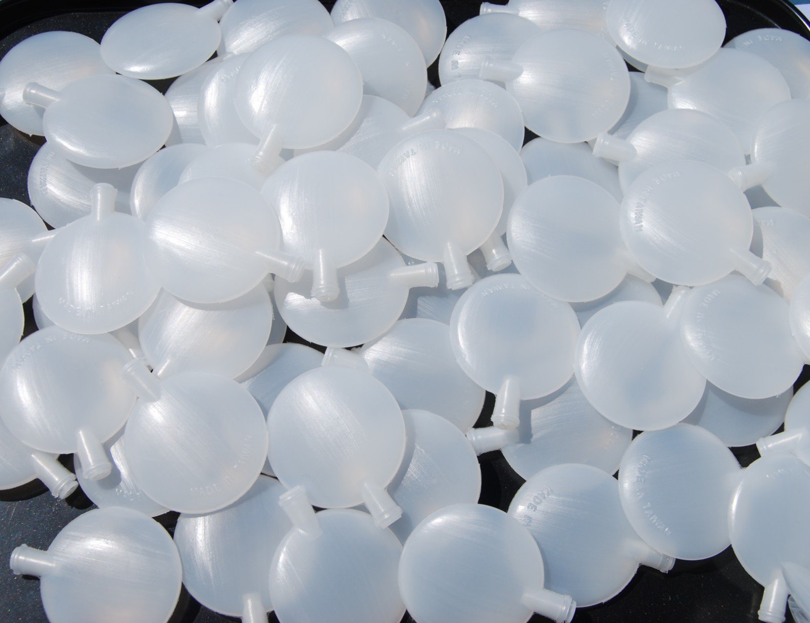 celloexpress Round Flat Squeakers 4cm / 40mm - Teddy Bear & Soft Toy Making Replacement Squeaker - Pack of 100 — image 1