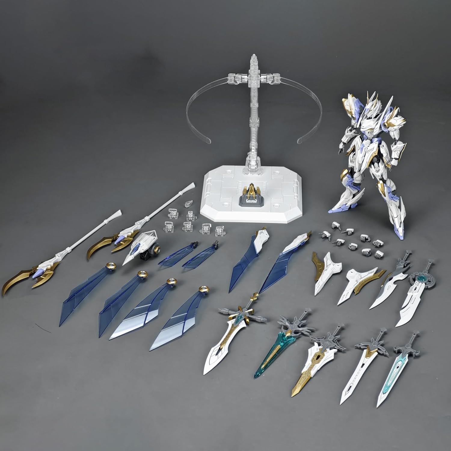 Pipigirl 1:144 Plastic Action Figures Kits, Divine Invoker Percival, 6.3 in Mecha Model, Easy to Assemble