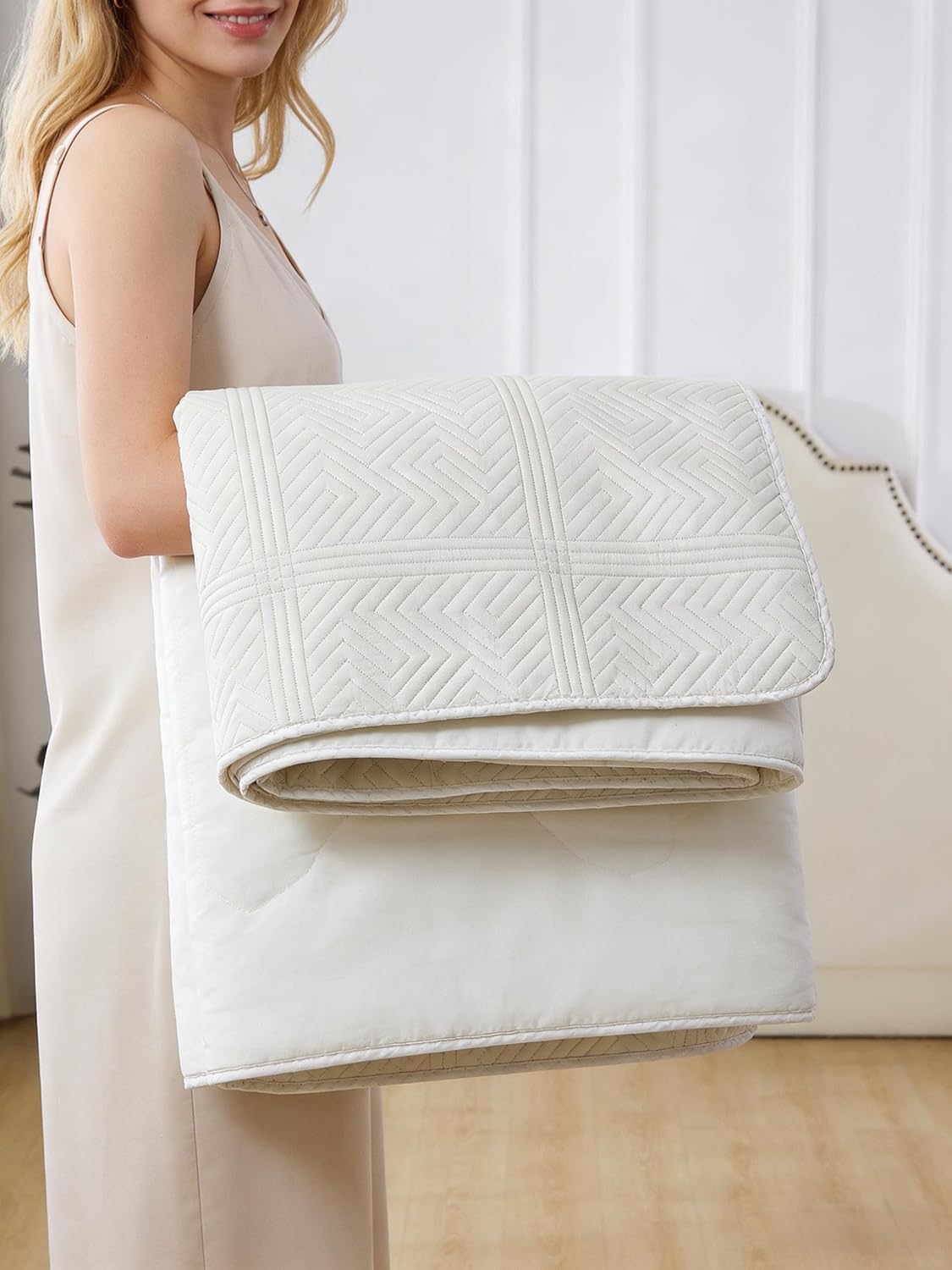 Andreannie Queen Size Quilt Set Beige 3 Piece, Lightweight Soft Bedspread Coverlet, Modern Medallion Damask Farmhouse Bedding, Breathable All Season Quilt for Bed (Beige, Full/Queen(90‘’x90‘’) | Lightweight, Breathable, Machine Washable, Skin-Friendly, Comfort