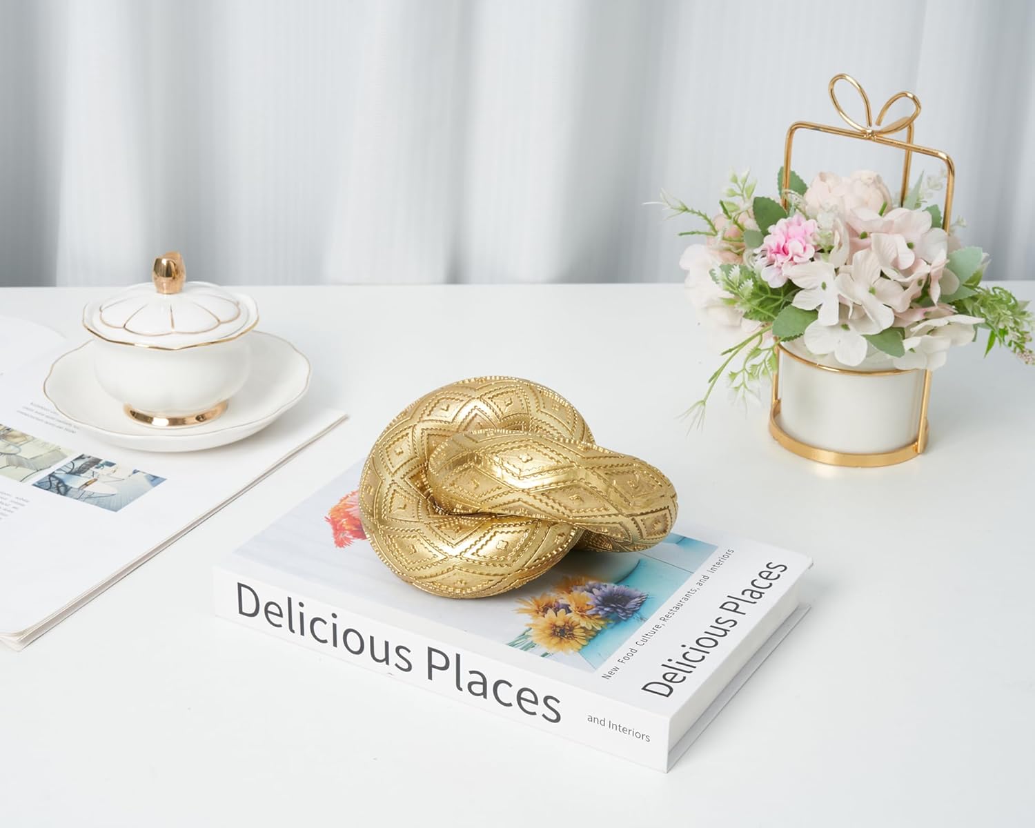 Knot Chain Link for Coffee Table Decor, 2 Link Resin Aesthetic Decor Decorative Chain Knot, Silver Accent Cool Stuff to Put on Shelf, Boho Minimalist Knot Decor for Neutral Home Decor