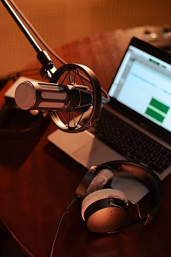 Miniatura 7 de beyerdynamic PRO X M90 Micrófono de condensador con dirección lateral con bolsa de almacenamiento, filtro pop y soporte de choque