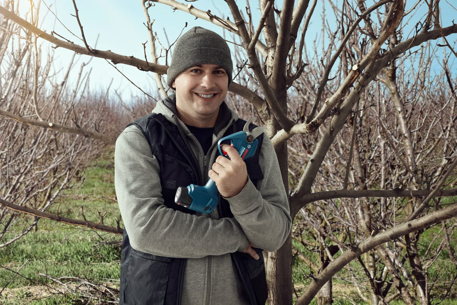 Bosch Professional system 12V: akumulatorowy sekator Pro Pruner (maks. głębokość cięcia w drewnie (gałęzie drzew) 25 mm)