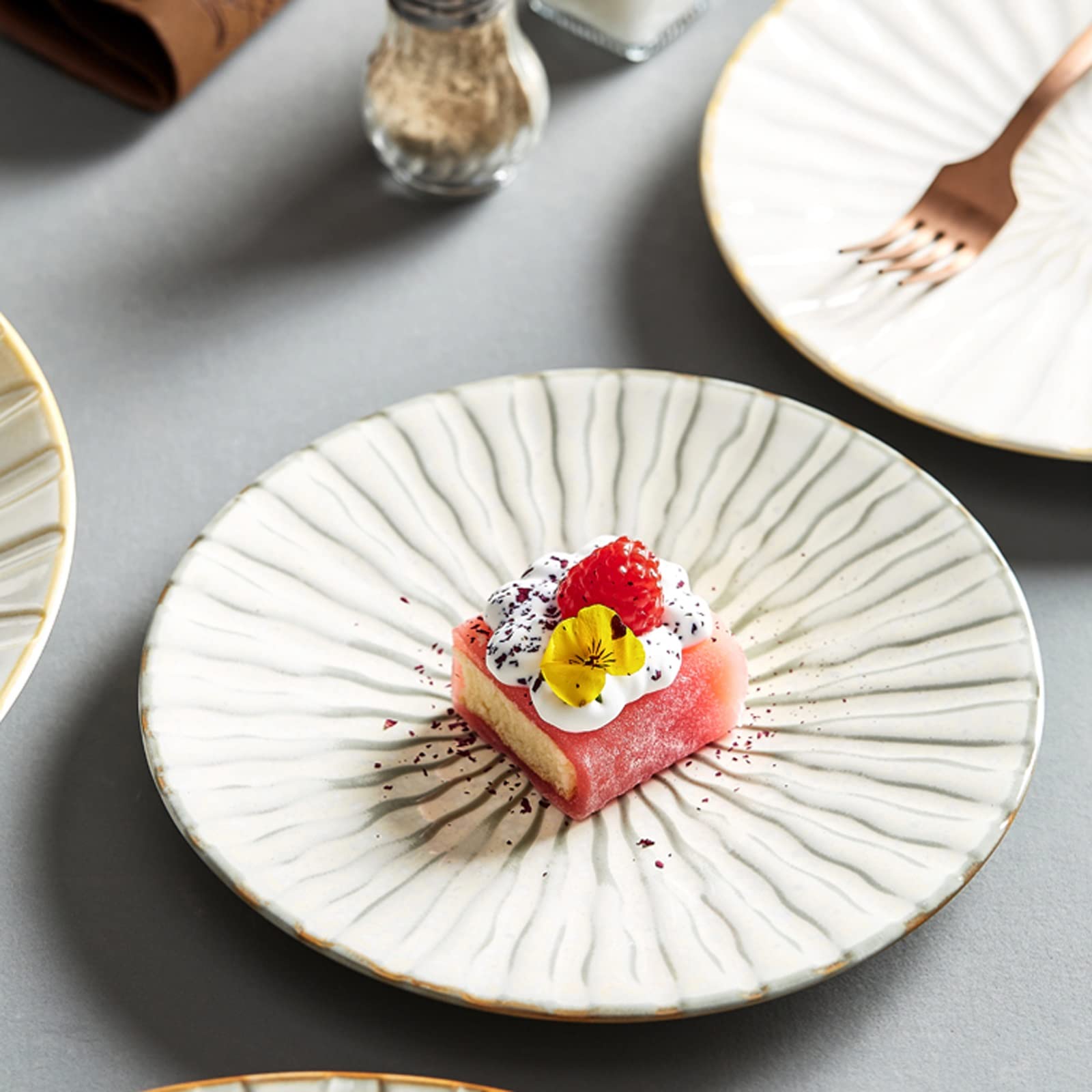 Assiettes Plates Assiette de cuisine occidentale créative assiette à steak japonaise assiette à dîner en céramique avancée vaisselle à Dessert ronde Assiette ( Color : Bruin , Size : 10.75 inch )