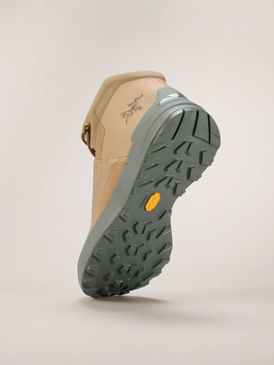 Arc'teryx Kopec Mid GTX Boot Men's | Mid-Height Hiking and Trekking Mens Shoes | Megagrip Outsole - Waterproof Shoe