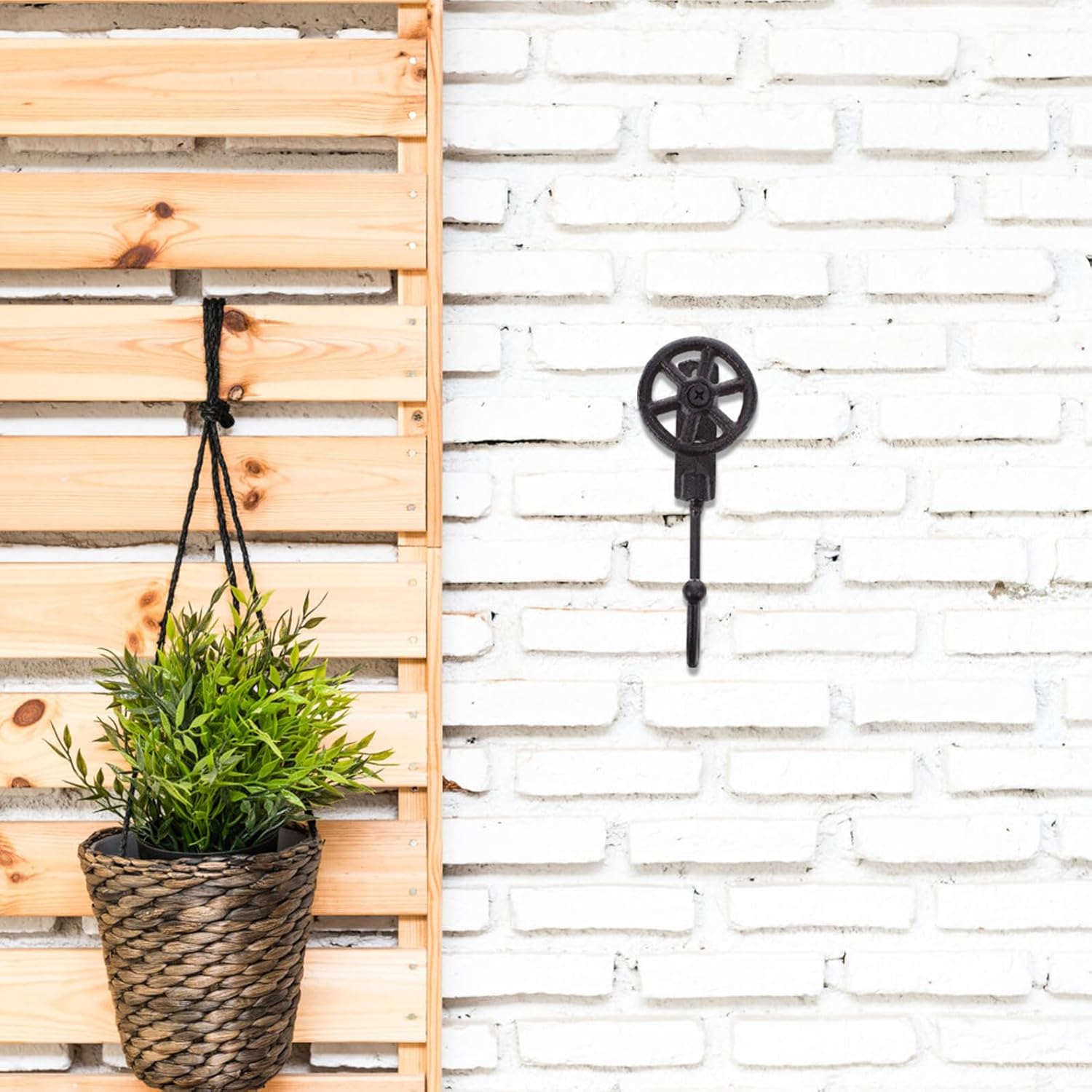Ciieeo 2pcs Cast Iron Garden Hose Valve Hooks Heavy Duty Wall Attached Water Valve Hangers for Outdoor Patio Porch Entryway Farmhouse Decor