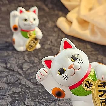 招き猫　置物 Amazon.co.jp: 大型招き猫、11インチの陶器製招き猫、手を振る