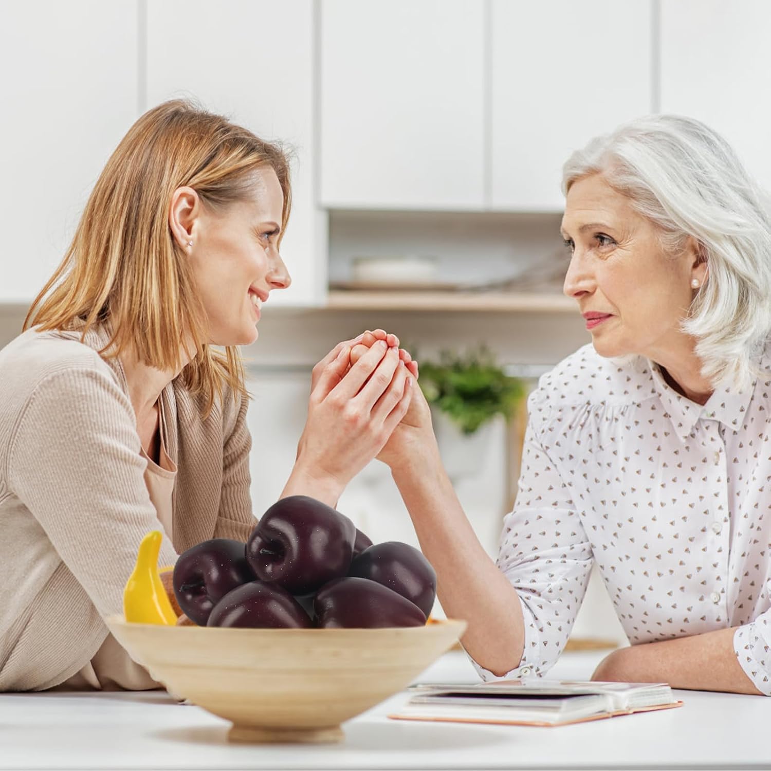 人工赤りんご 本物そっくりのシミュレーション 赤いリンゴ フェイクフルーツ ホームキッチン テーブルバスケット パーティー 写真撮影