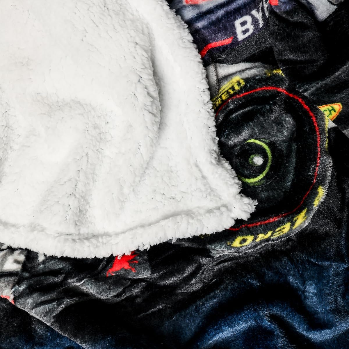 Character World F1 Oracle Red Bull Racing Official F1 Fleece Throw Blanket | Super Soft Formula 1 Racing Design | Warm Super Soft Feel Blue Throw | Perfect for Home Bedroom Sleepovers & Camping