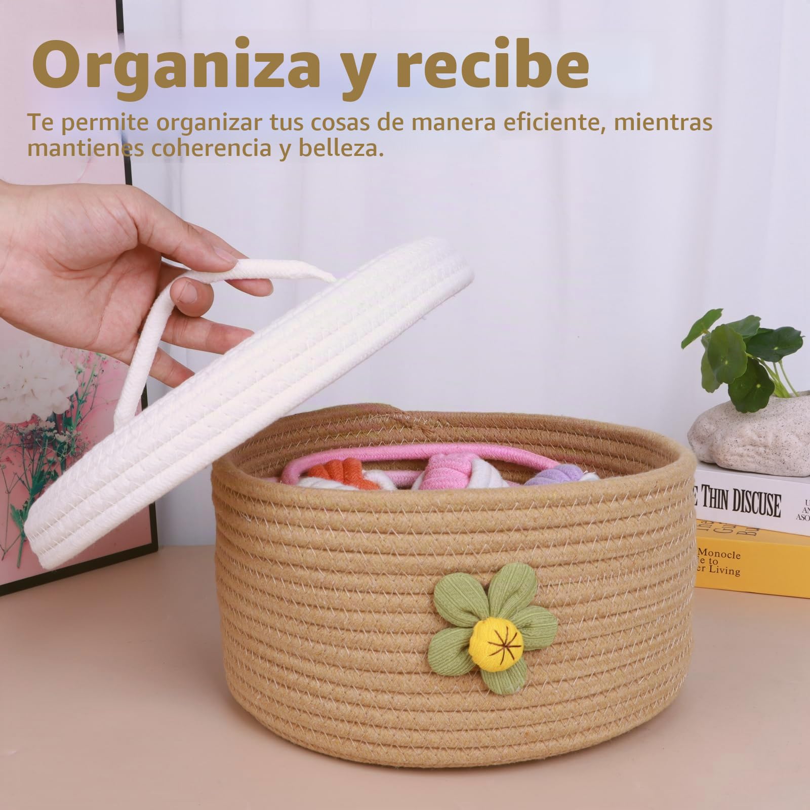 Un juego de tres grandes cestas de almacenamiento cubiertas, hechas a mano, estilo fresco, decoración de escritorio, organización de artículos diversos del hogar