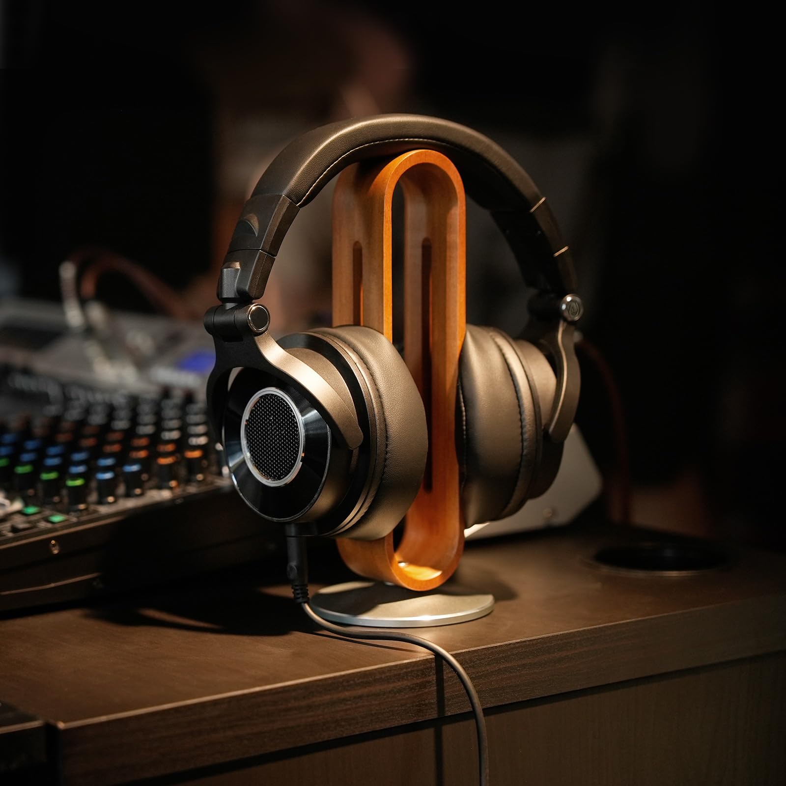 OneOdio Monitor 60 Cuffie Professionali da Studio, Cuffie Sopra l'orecchio con Driver da 50 mm Audio ad Alta Risoluzione, Cavo Staccabile (3,5 mm / 6,35 mm), per Podcast, Creatori, DJs, PC