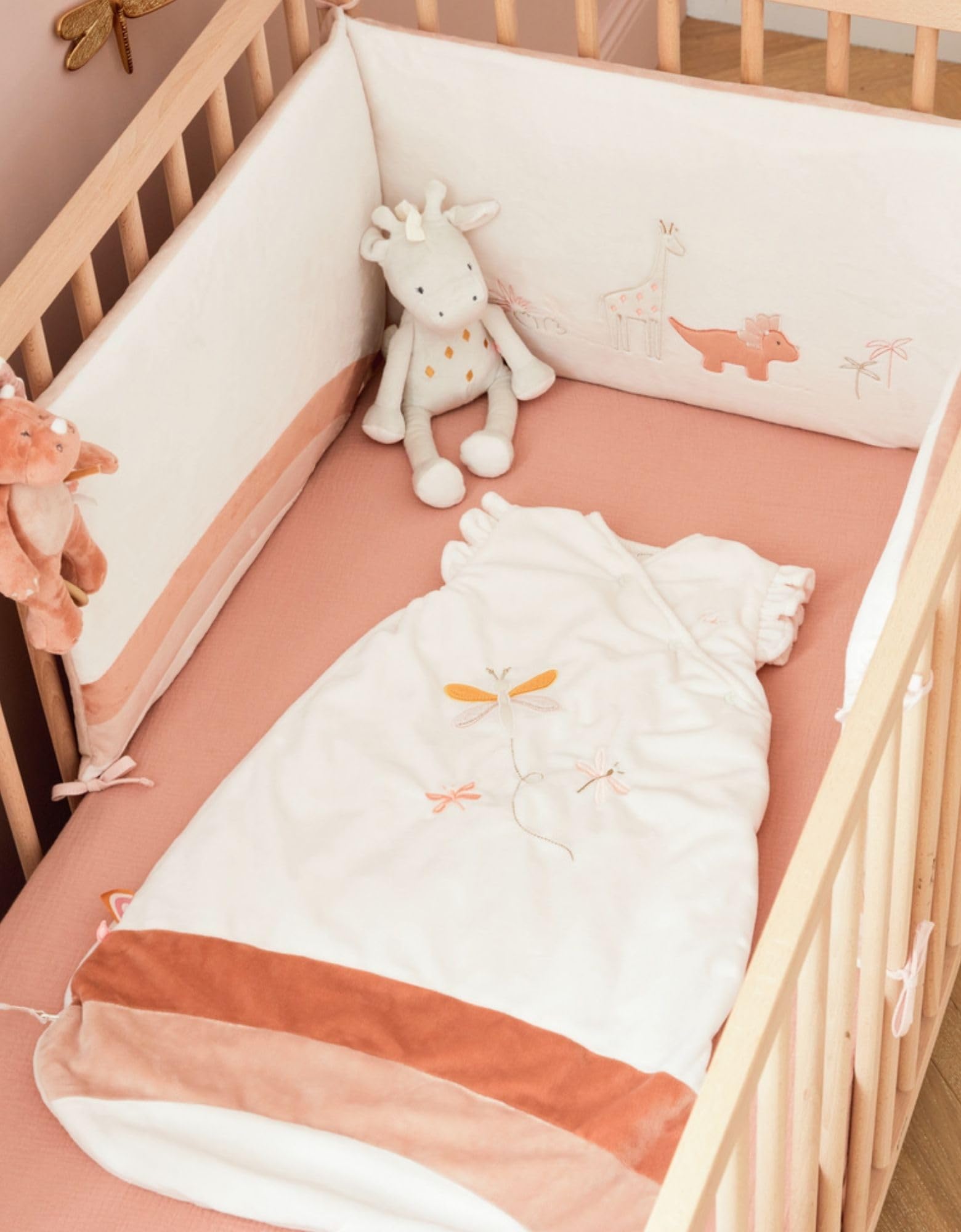 NOUKIE'S - Gigoteuse Hiver 0-6 Mois (70 cm) - Gigoteuse TOG 2 à 3,5 - Fermeture Zippée - Polyester/Coton - Blanc & Rose