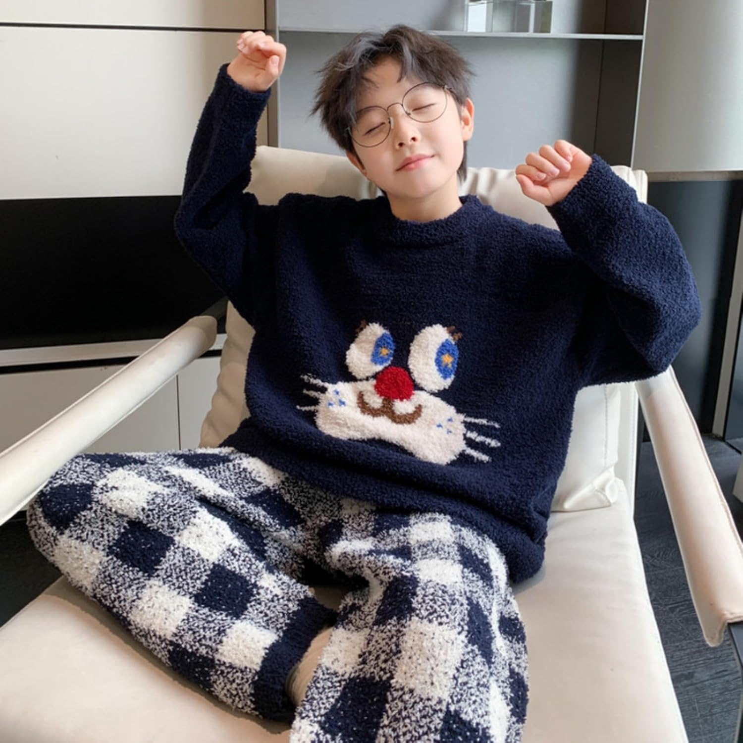 [OUBINEWER] パジャマ ボーイズ 男の子 キッズ ルームウェア 子供服 秋冬服 上下セット もこもこ 快適 動物柄 普段着