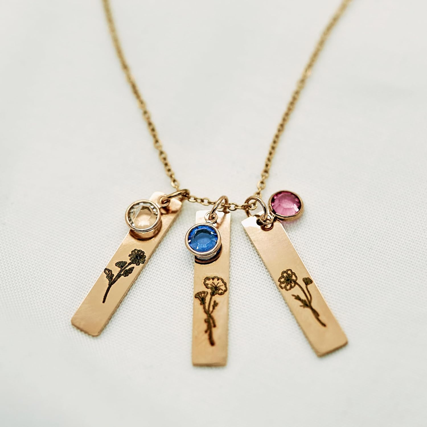 Personalized Family Birth Flower & Birthstone Necklace – Up to 8 Flower Charms Representing Children – Engraved Christmas, Birthday Gift for Mom, Grandma, or Wife – Family Keepsake