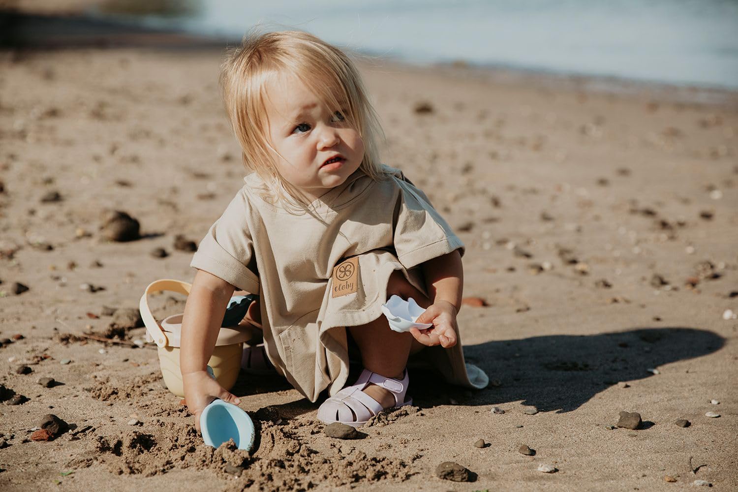 Cloby Badeponcho mit Kapuze mit UV-Schutz (UPF 50+) - Sandy Beach beige