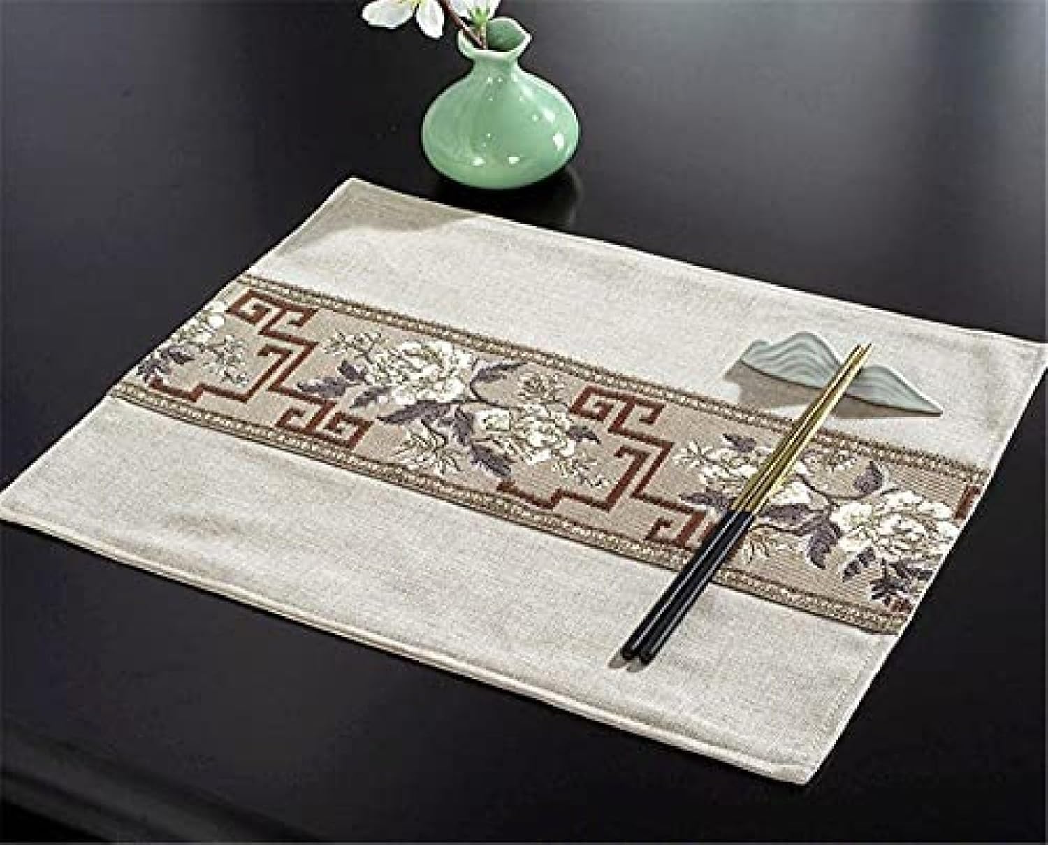 Sets de table beige motif chic pour repas de cuisine et coiffeuse