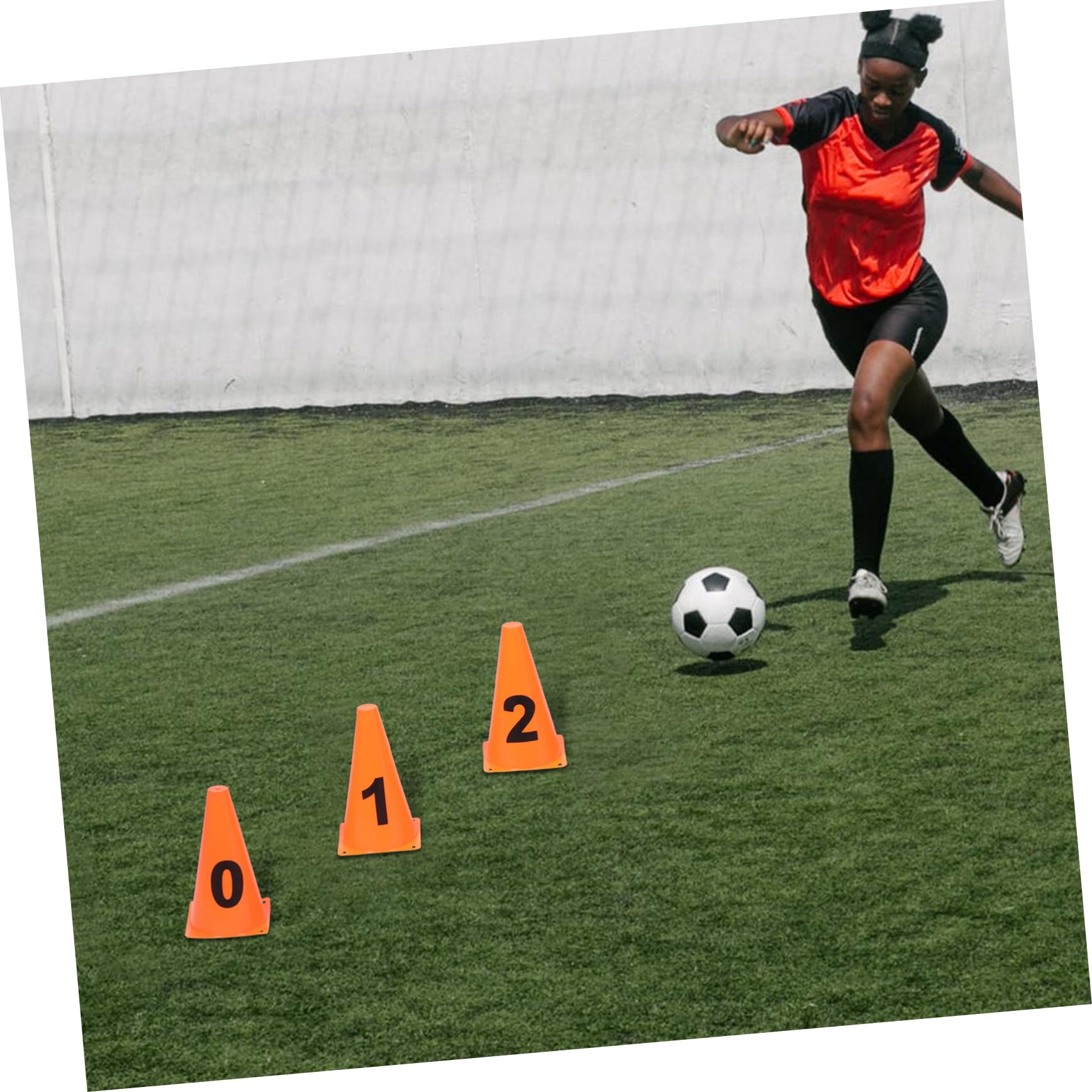 UPKOCH Lot de 10 Cônes Numérotés avec Logo Numérique pour Le Sport Cônes Dentraînement en Plastique À Base Plate pour Les Exercices De Football