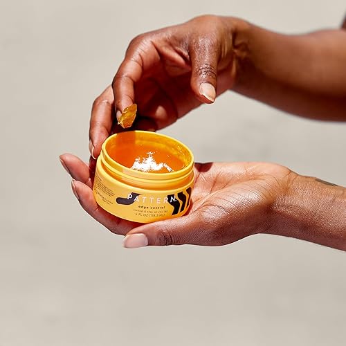 Miniatura 5 de PATTERN Beauty by Tracee Ellis Ross Edge Control con mantequilla de semillas de mango para cabello rizado