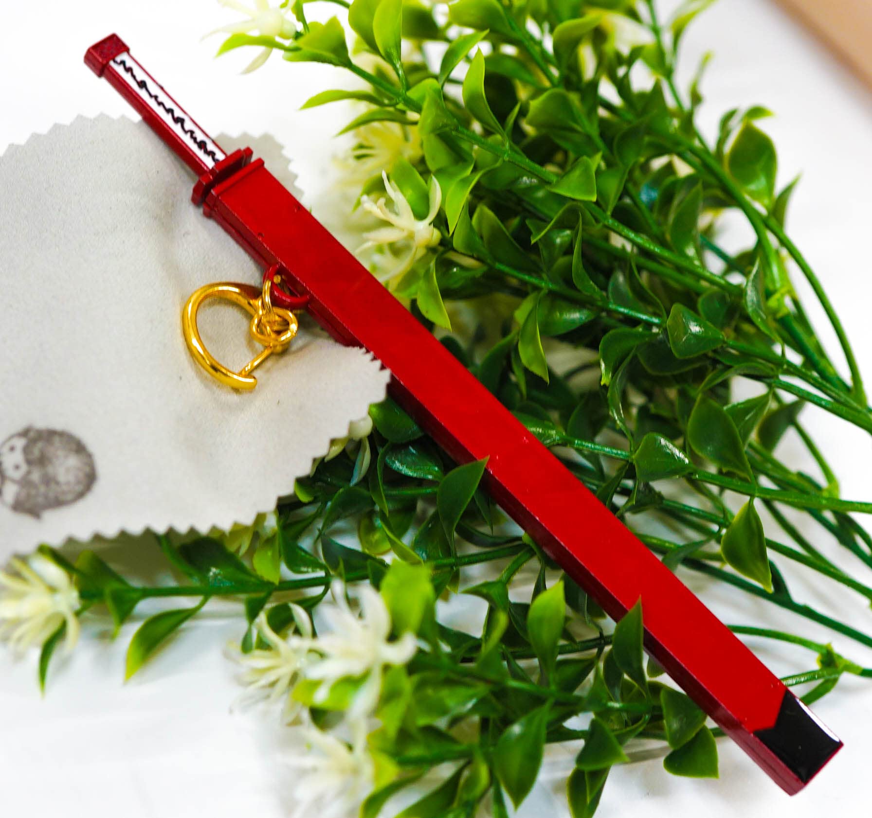 Amazon.co.jp: キーホルダー アカメが斬る！ 一斬必殺村雨 鞘 グッズ