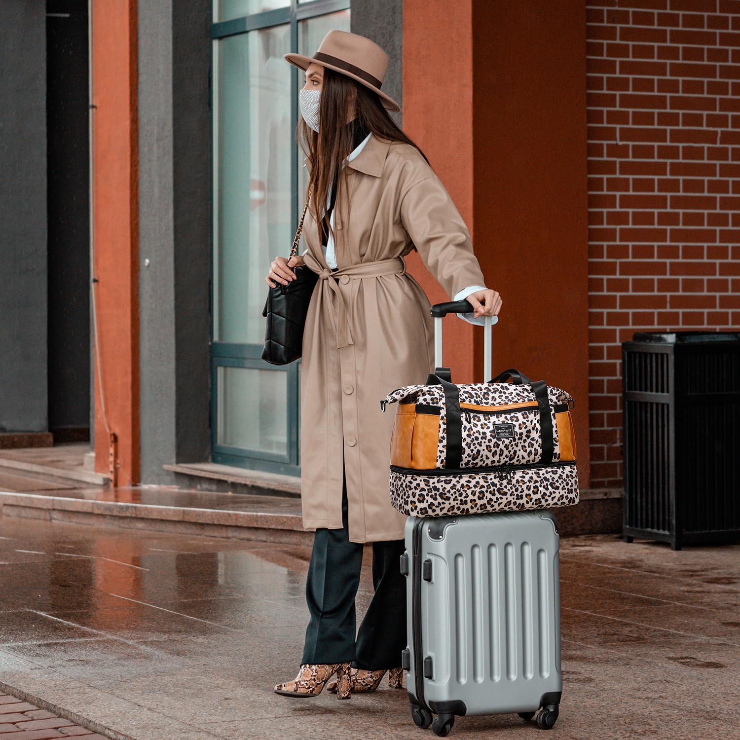 Weekender Bag Carry on Personal Item Travel Bag Expandable Gym Duffel Bag, Hospital Foldie Travel Tote Bags for Women with Shoe Compartment & Wet Pocket & USB Charging Port (Big leopard print) - Image 2