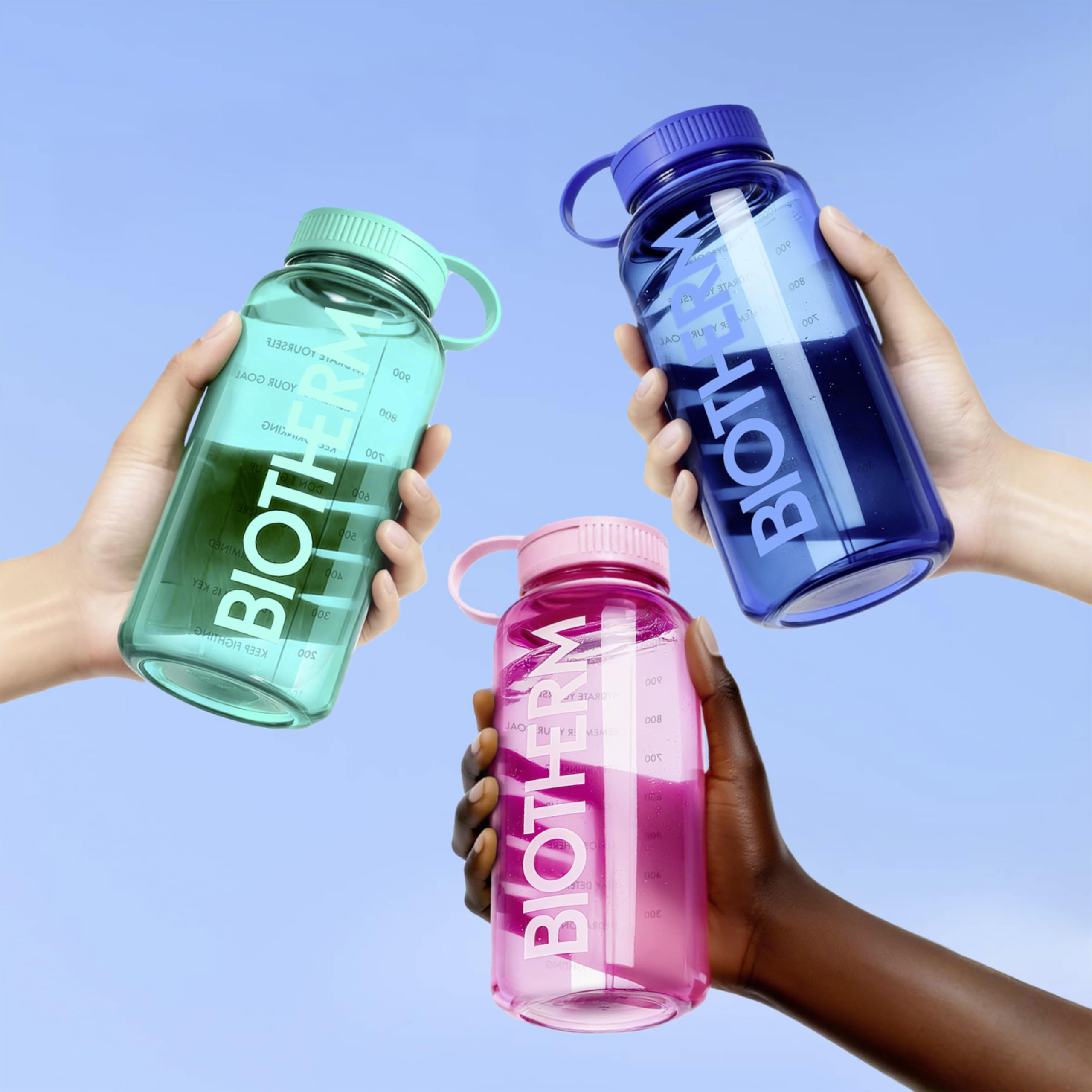 Biotherm, Aqua Drop, Prodotti Essenziali per l'Idratazione di Viso e Corpo | Quattro prodotti per la cura del viso e del corpo, per pelli da normali a grasse, in una borraccia in plastica da 1 litro