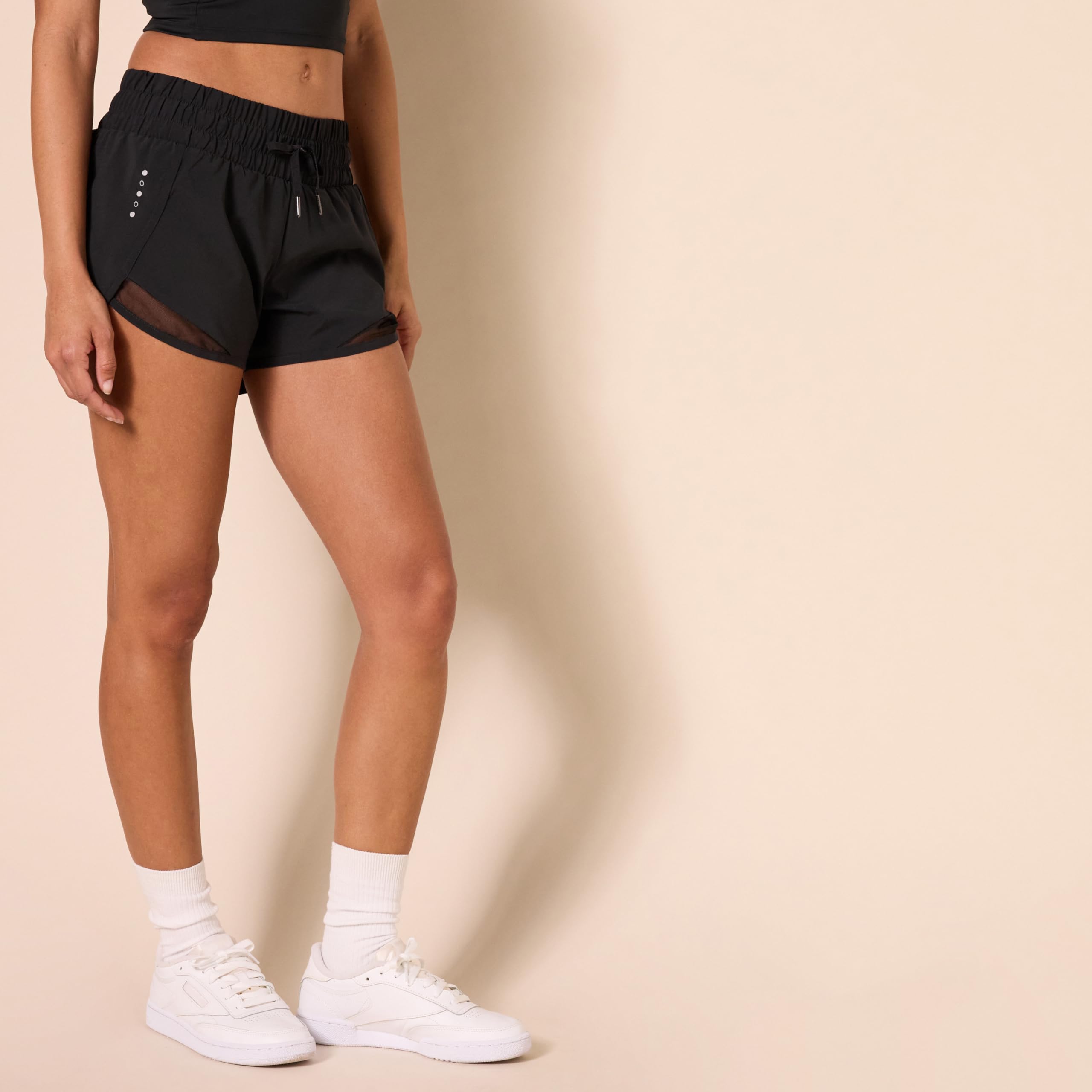 Amazon Essentials Femme Short de Course Tissé à Ceinture Froncée, Coupe Standard Athlétique