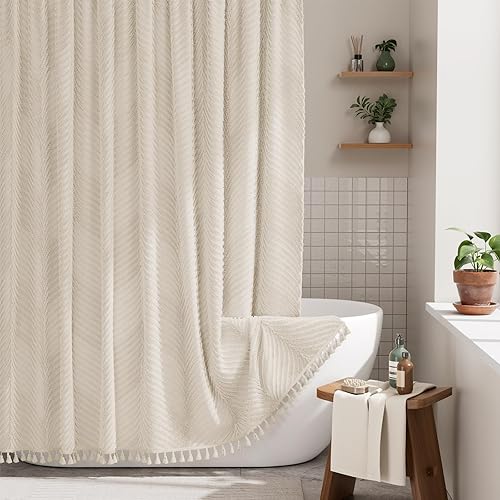 AmazerBath Cortina de ducha bohemia con borlas, juego de cortina de ducha de tela suave color beige, cortina de ducha rústica con ganchos, calidad