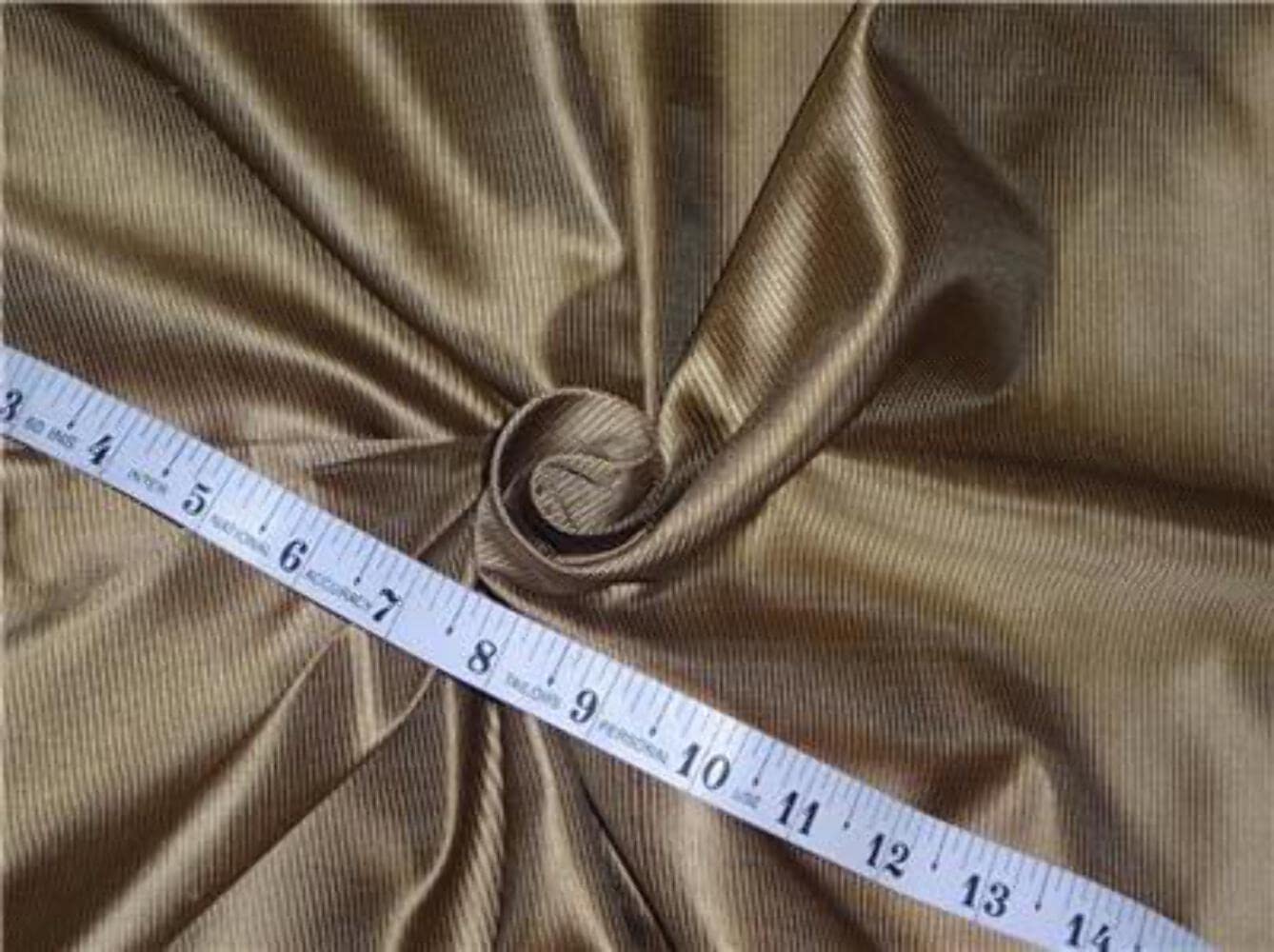 Taffetas de soie doré de prestige pour robes d'exception - 6