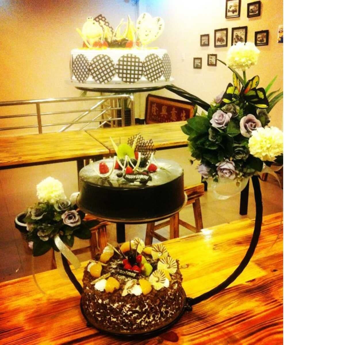 Présentoir à Gâteau Stand Creative Gâteau Stand de mariage Partie d'anniversaire de mariage Titulaire du gâteau dessert Métal Dessert Cuppake Biscuits Home Cuisine Outil de cuisson Stand de Gâteaux