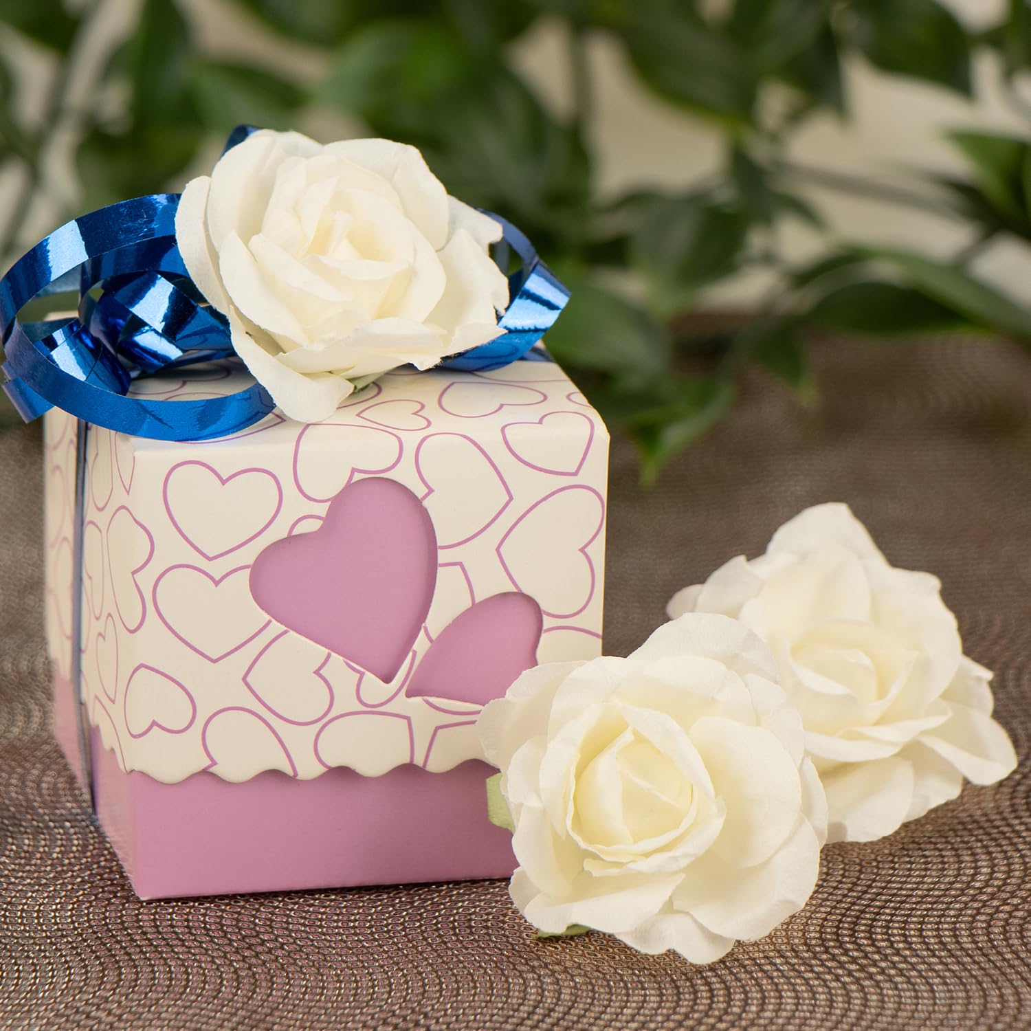 com-four® 300x Papierblumen, 50x Bouquetzweige Bündel mit je 6 Blüten | weiße Deko Blumen - Papier Rosen zum Basteln - für Kränze - Tischdeko - Hochzeit - Geschenkdeko