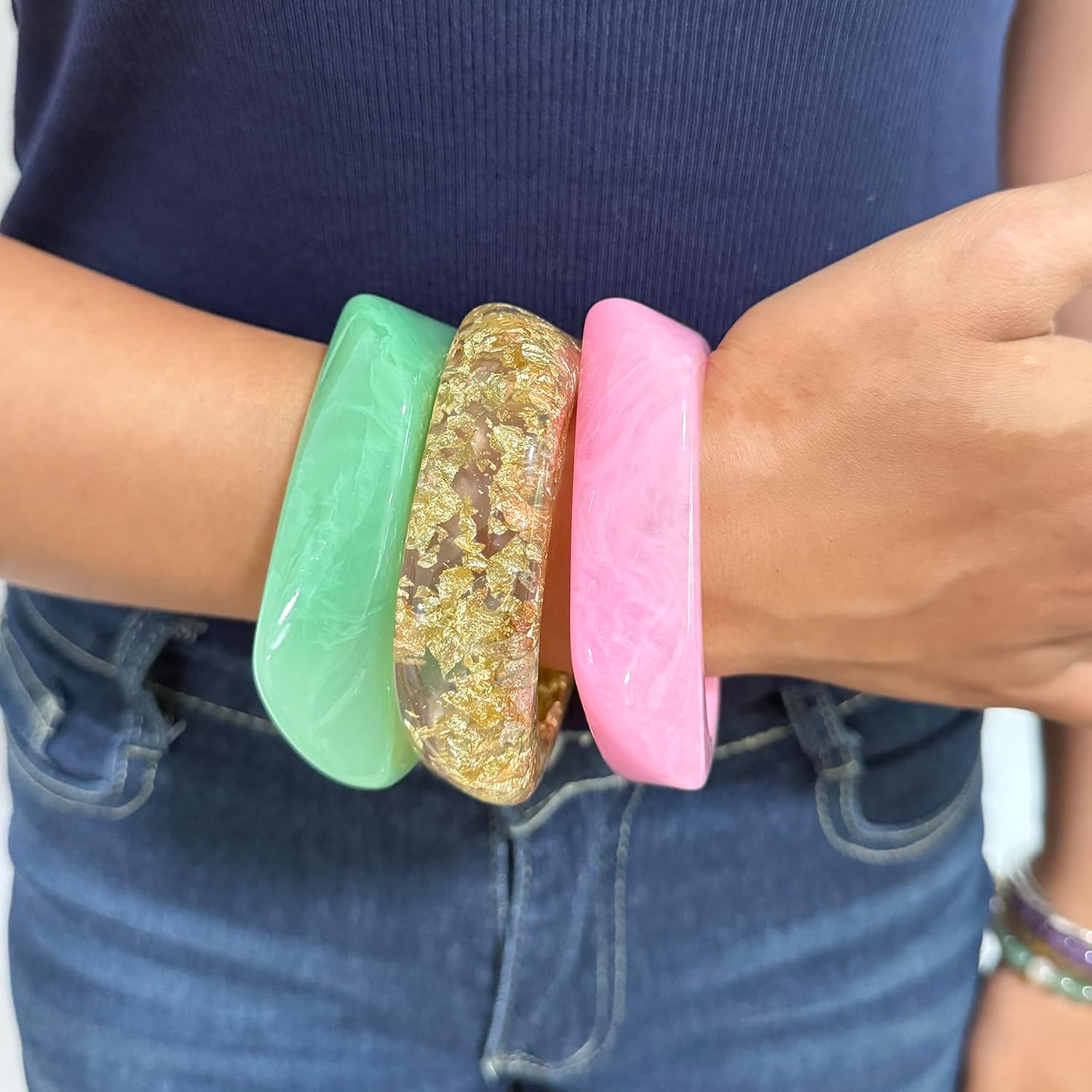 CJIAYUJEW Acrylic Chunky Bangle Bracelets for Women Irregular Colorful Acrylic Resin Bracelet Set Fashion Geometric Cuff Wide Bangles