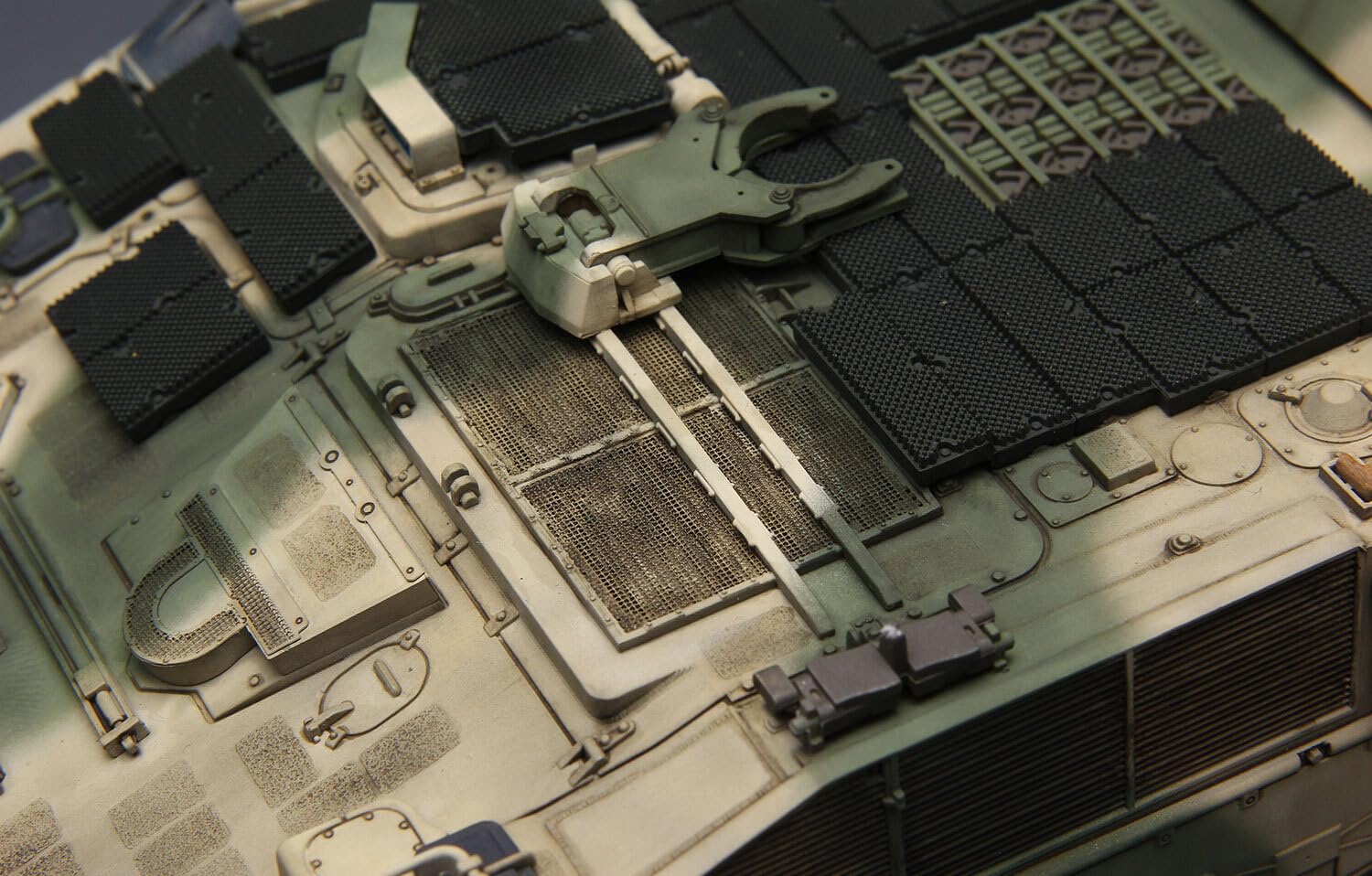 MENG 1/35 Panzerhaubitze 2000 mit Zusatzpanzerung