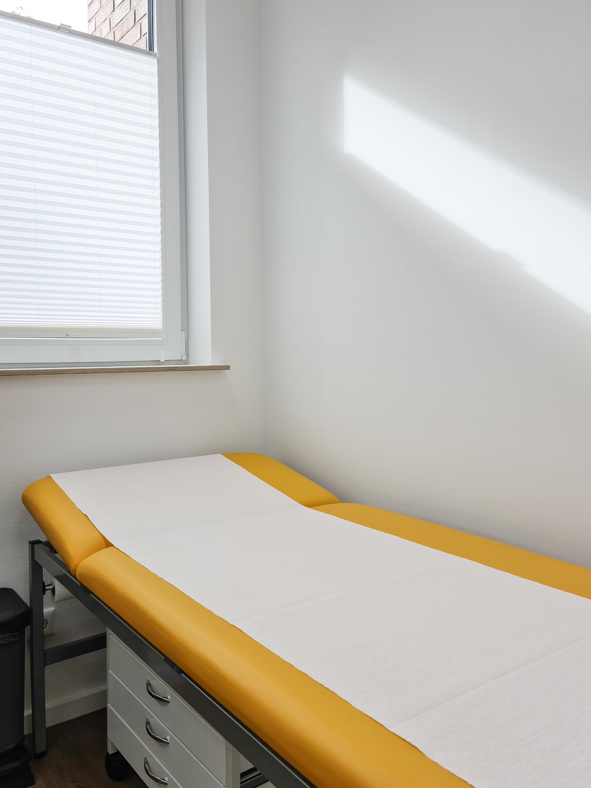 Inoverse Lot de 3 Rouleaux de Drap d’Examen Jetable en Crêpe Médicale – 50 m x 60 cm – Papier d’Examen Médical Doux et Absorbant – Pour Massage, Spa, Esthétique et Usage Médical