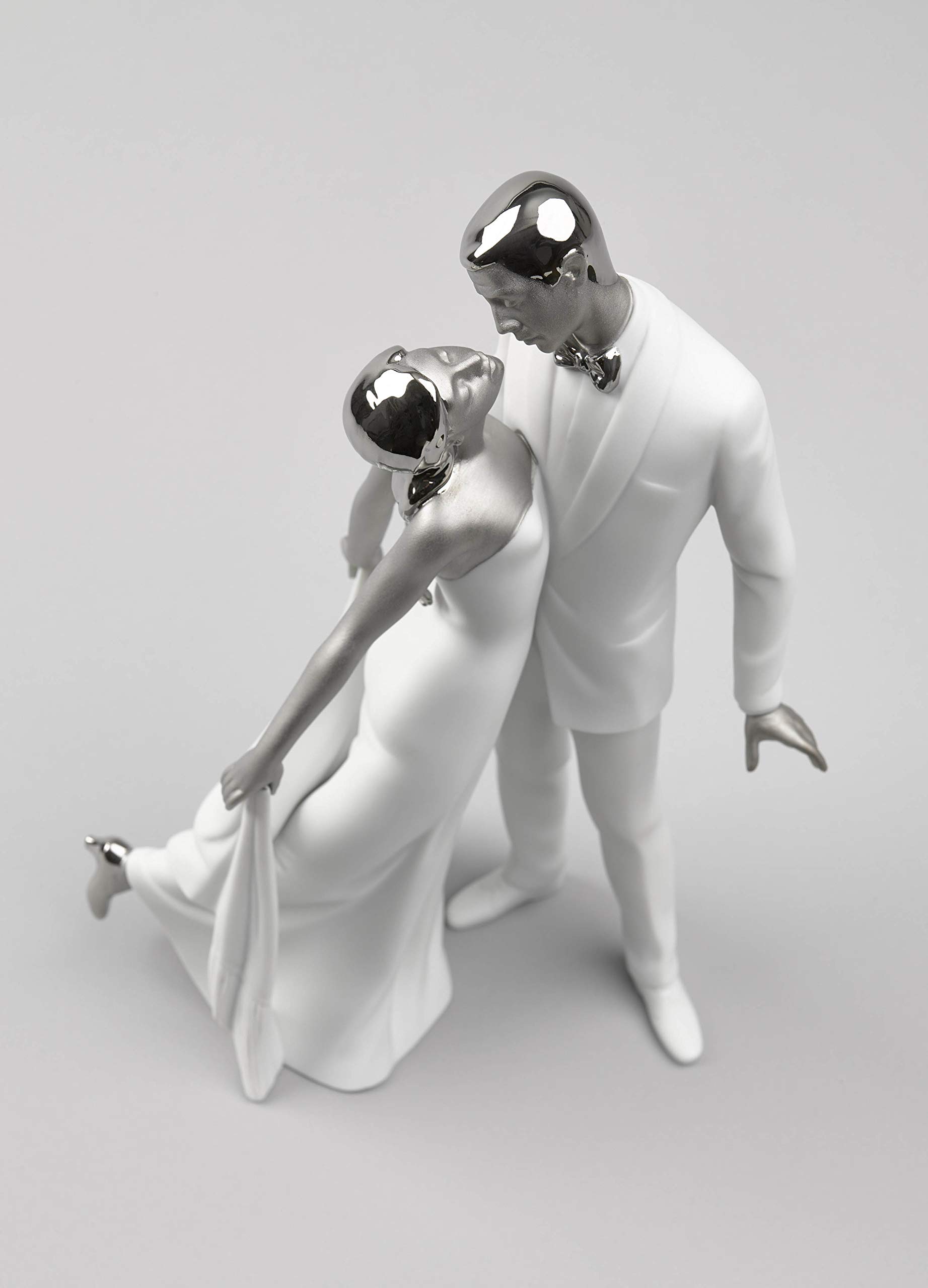 【美品】リヤドロ　「Happy Anniversary」 Amazon.com: LLADRÓ Happy Anniversary Couple Figurine. Silver