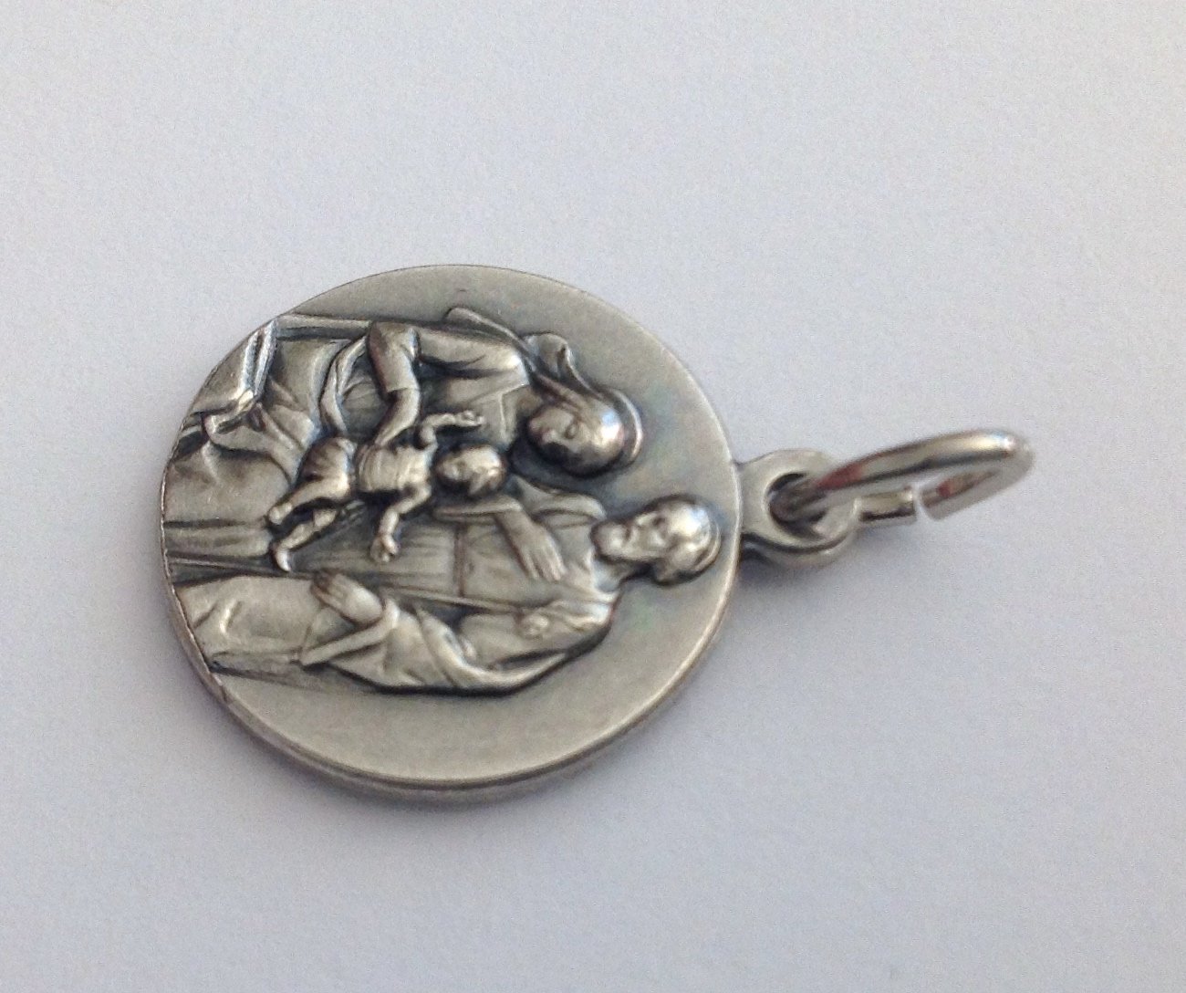 Snapklik.com : I G J THE SACRED FAMILY MEDAL - CATHOLIC SAINTS MEDALS ...